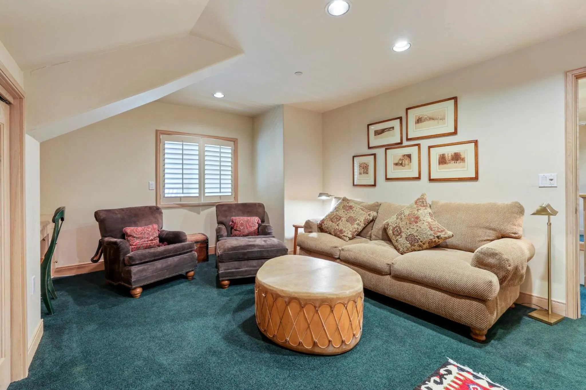 Living room in The Pines Lodge, a RockResort, by Vail Resorts