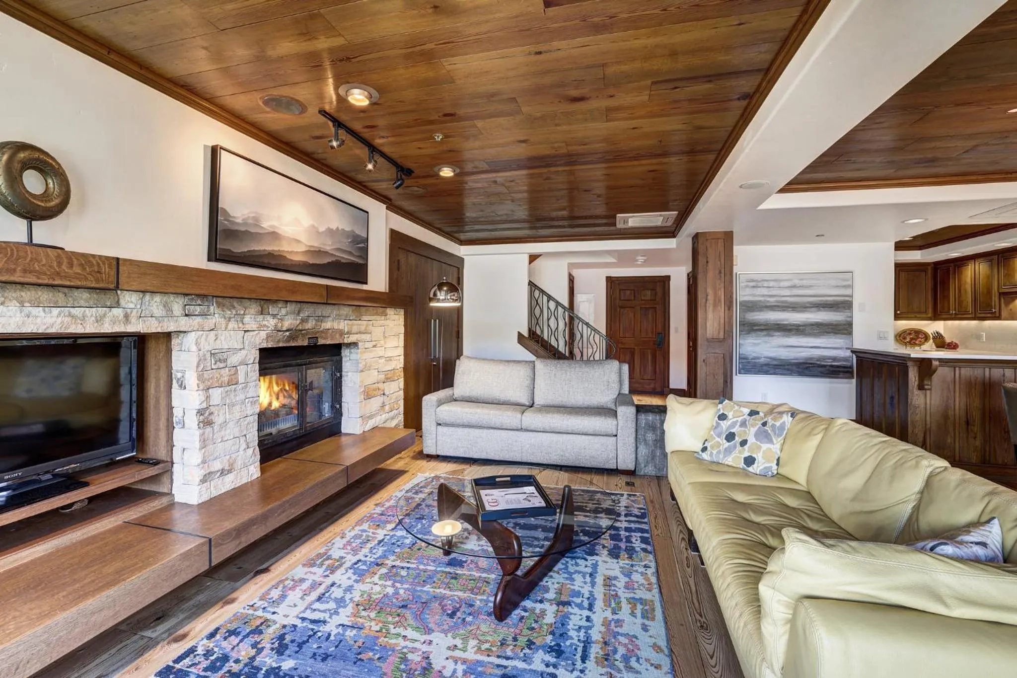 Living room in The Pines Lodge, a RockResort, by Vail Resorts