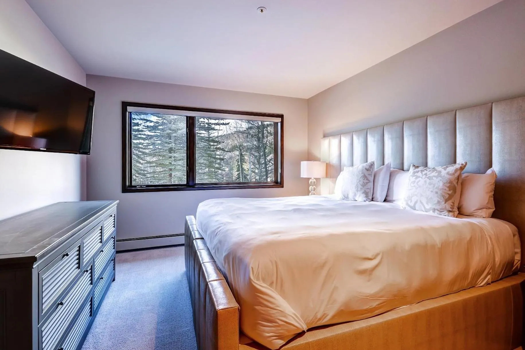 Bedroom, Bed in The Pines Lodge, a RockResort, by Vail Resorts