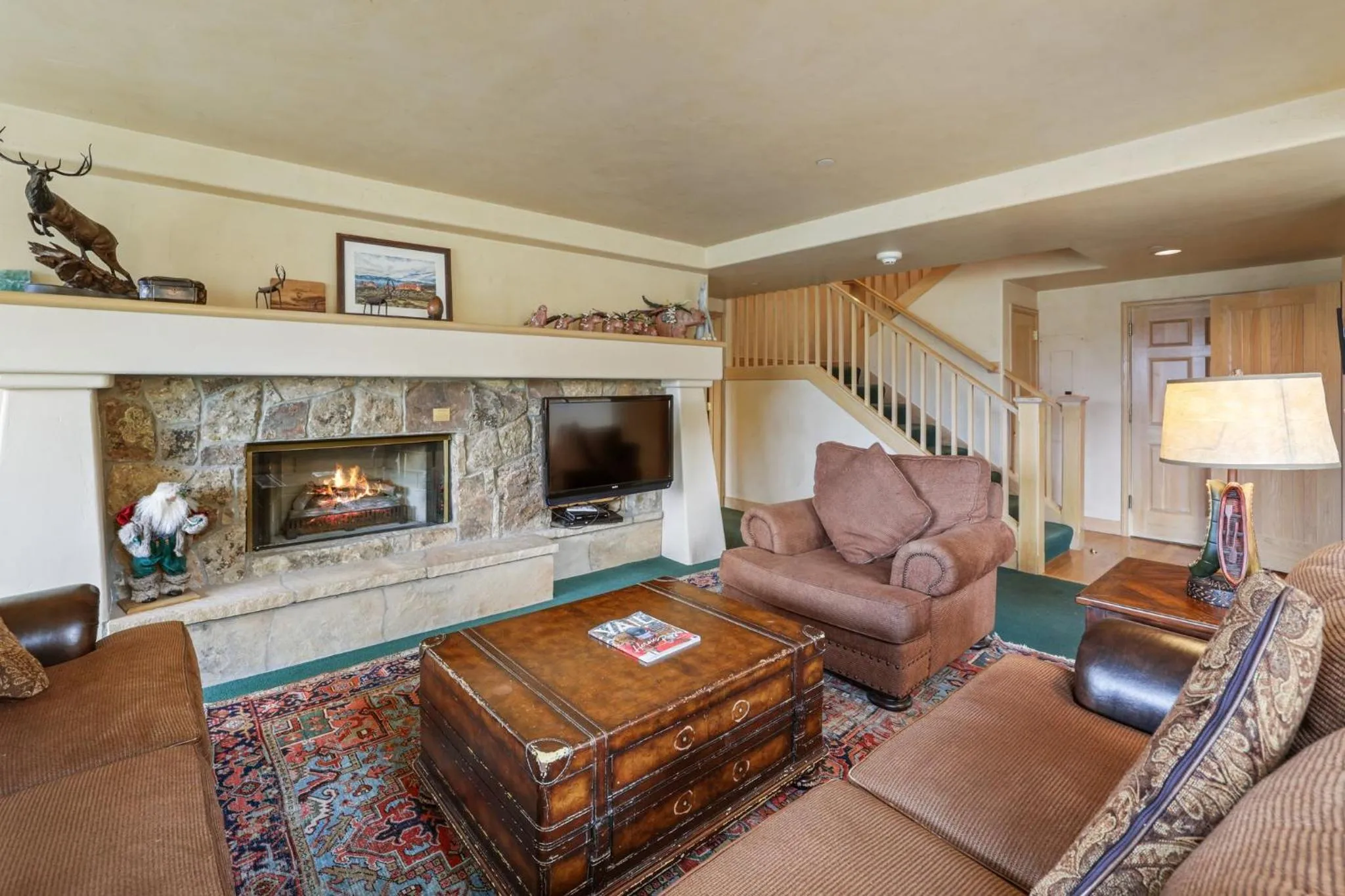 Living room in The Pines Lodge, a RockResort, by Vail Resorts