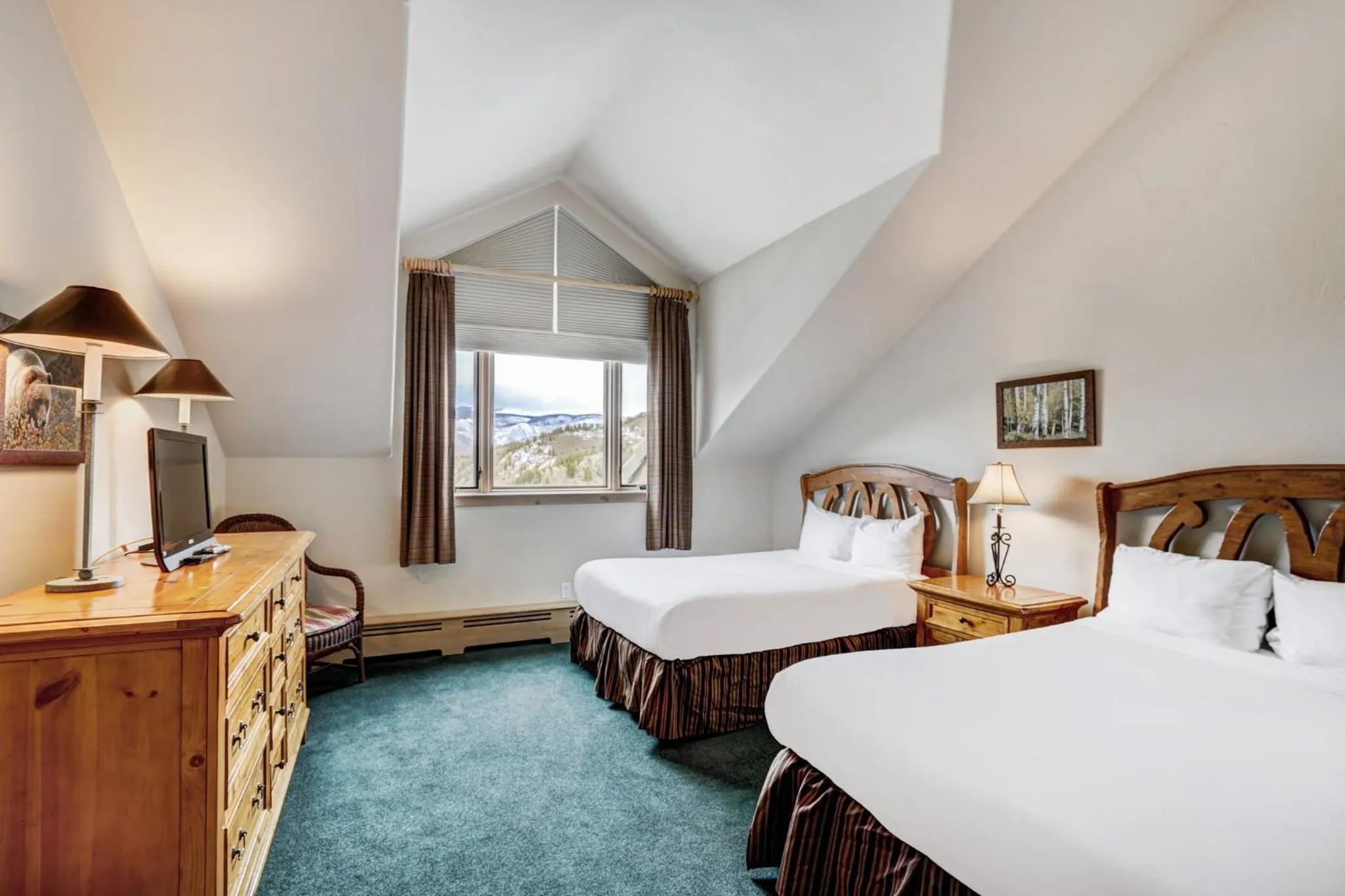 Bedroom, Bed in The Pines Lodge, a RockResort, by Vail Resorts