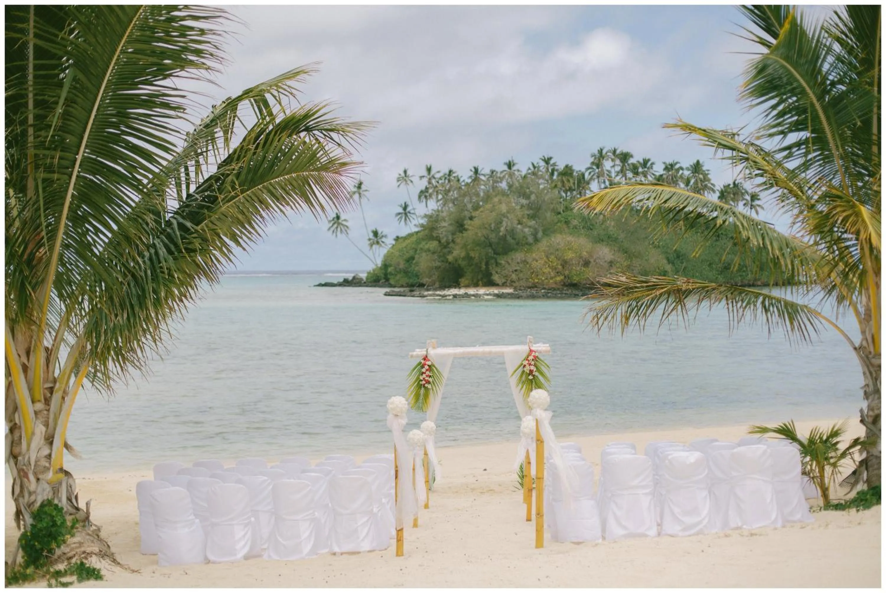 Restaurant/places to eat in Nautilus Resort