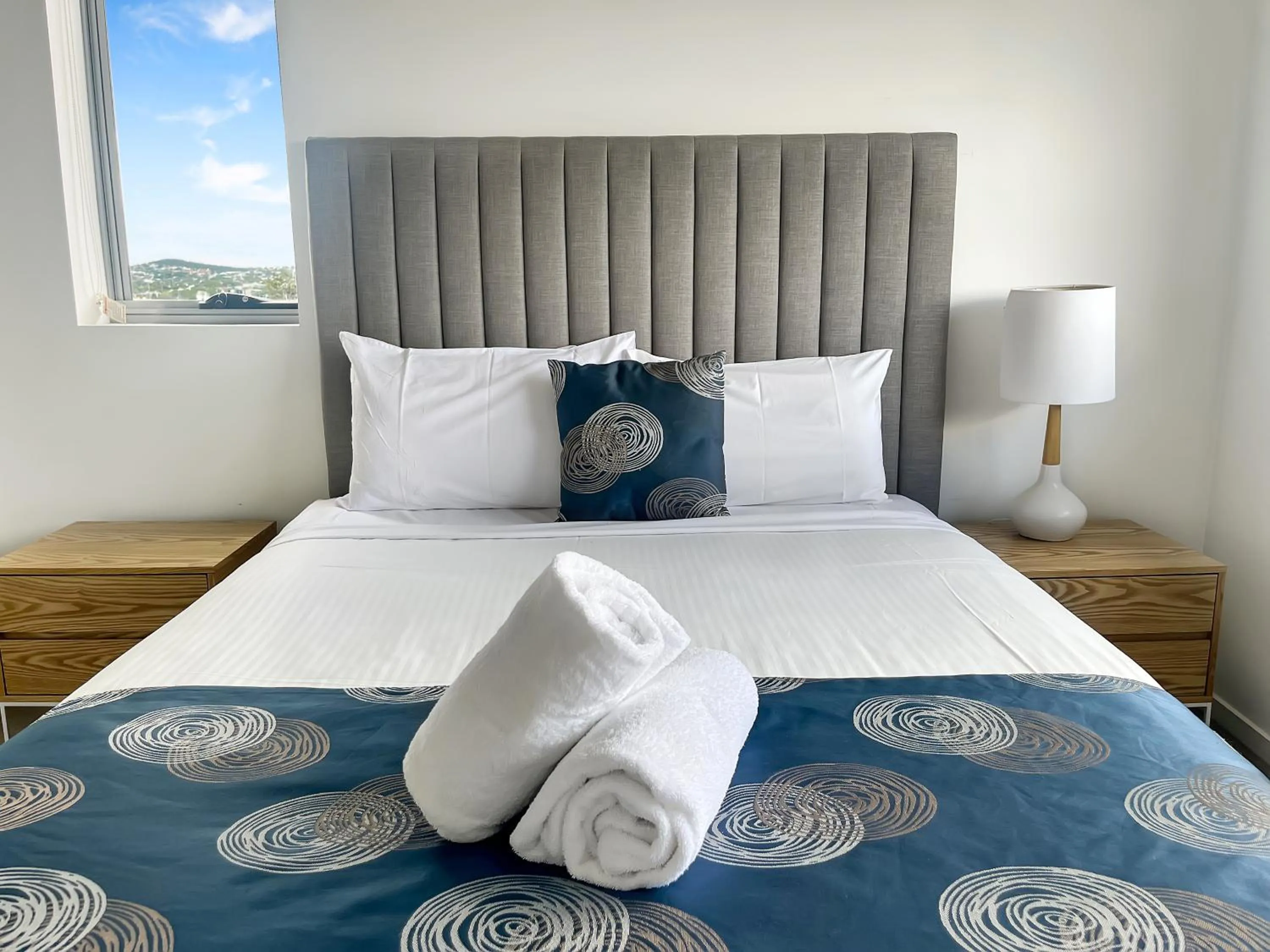 Bedroom, Bed in Direct Collective - Pavilion and Governor on Brookes