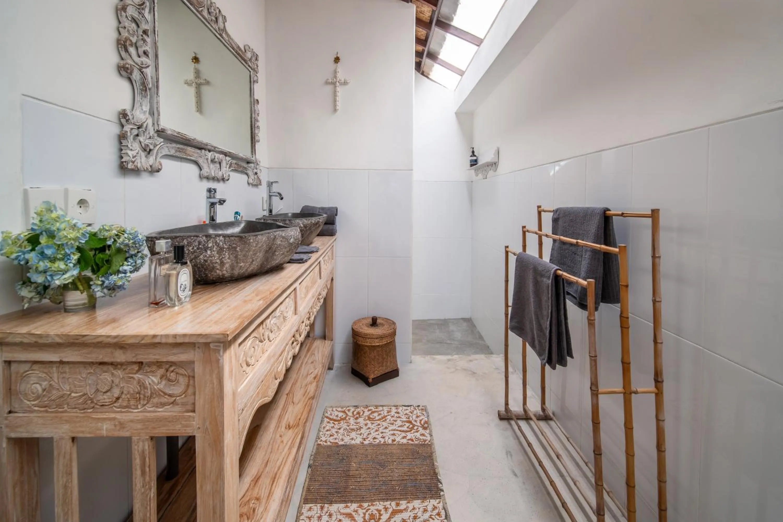 Bathroom in Villa Katak by Villa Finder