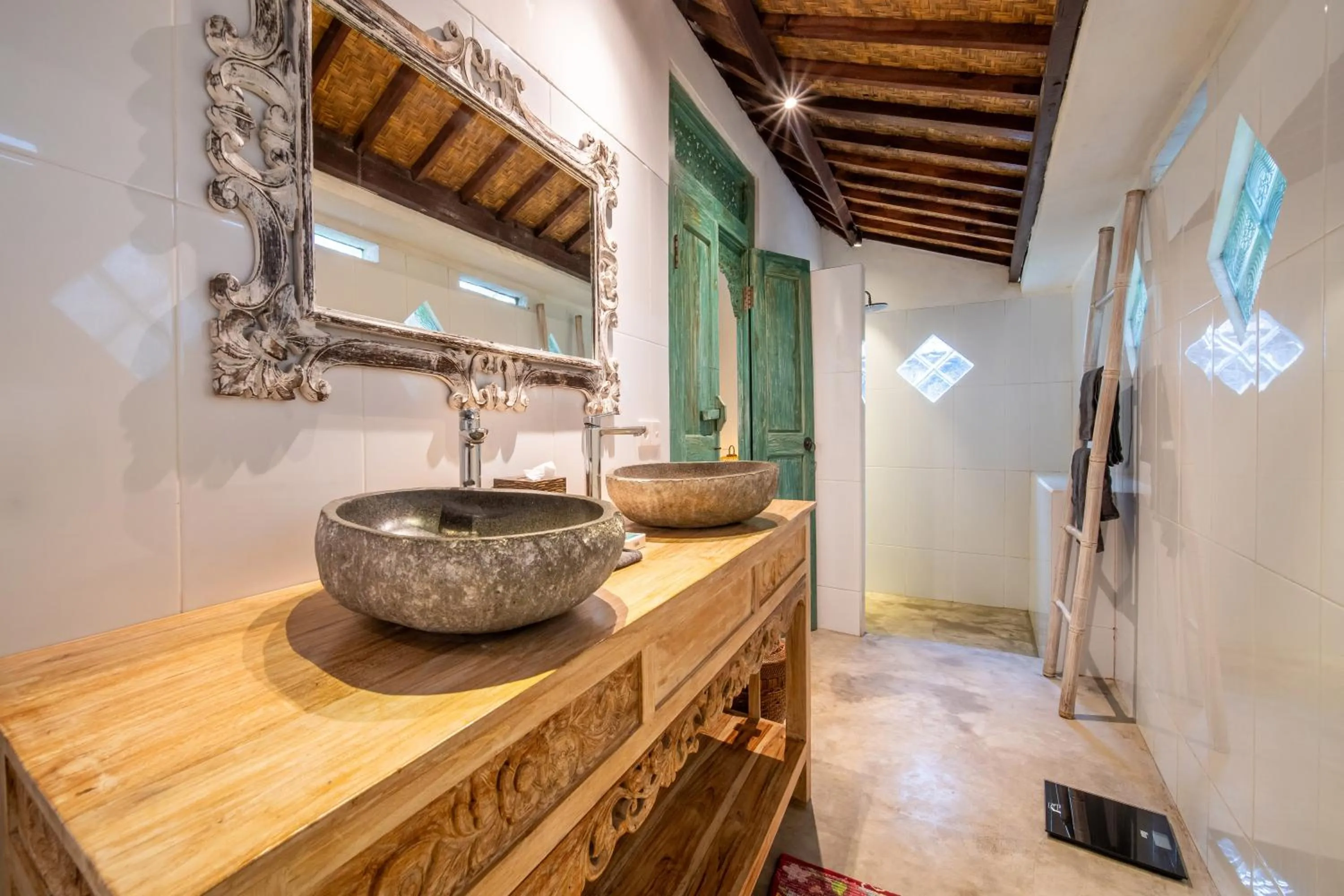 Bathroom in Villa Katak by Villa Finder