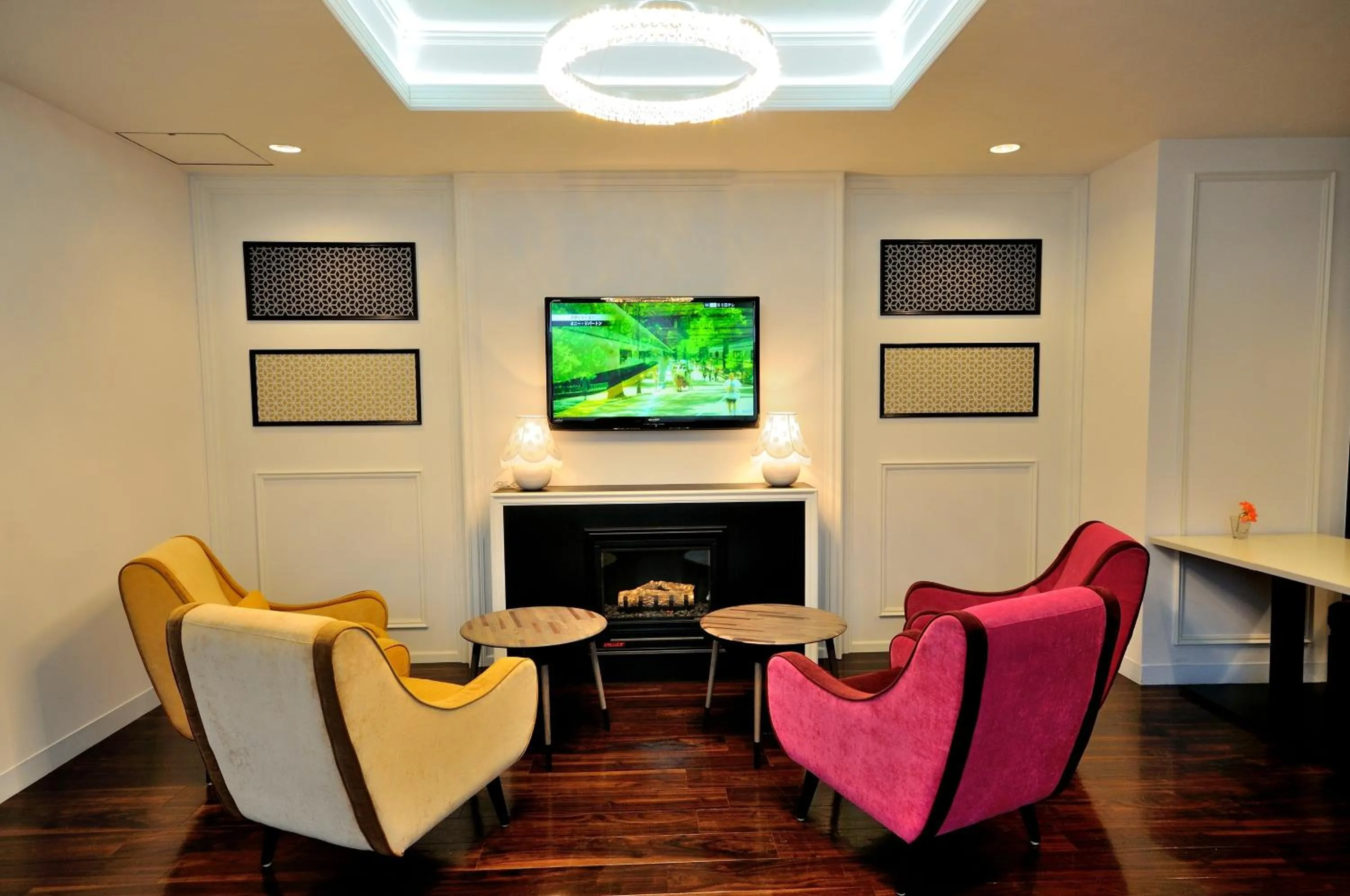 Communal lounge/ TV room in Grand Park Hotel Panex Kimitsu