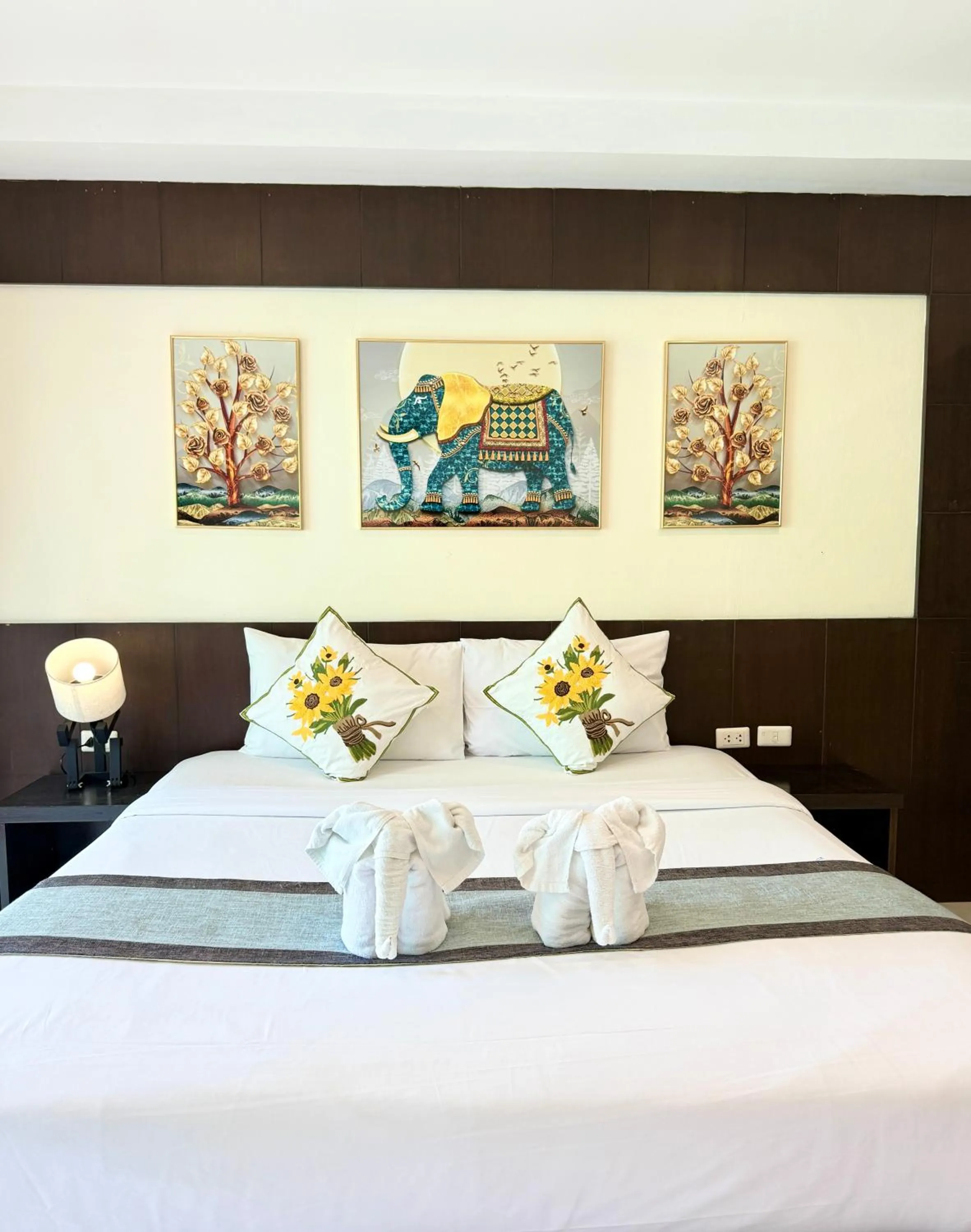 Bed in Thai Classic House