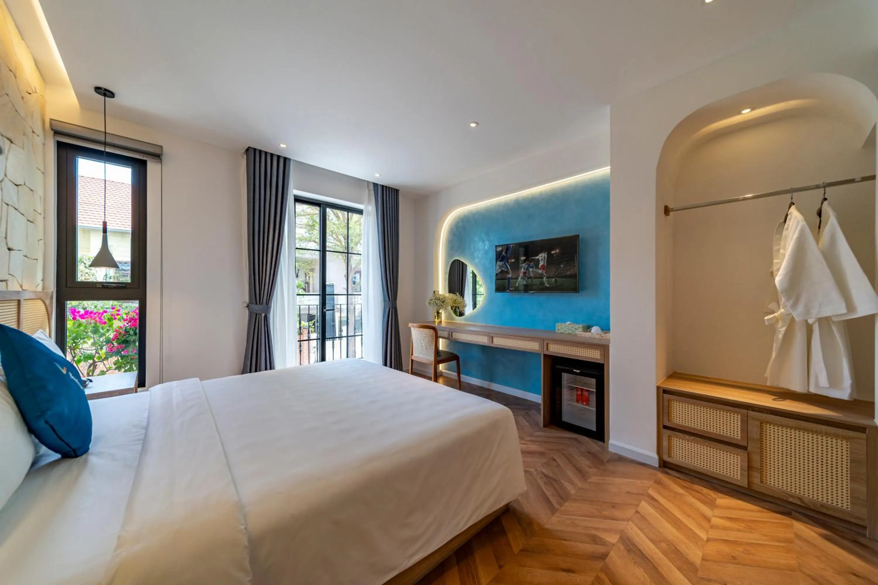 Bedroom, Bed in V Boutique Hotel - Complimentary refreshments