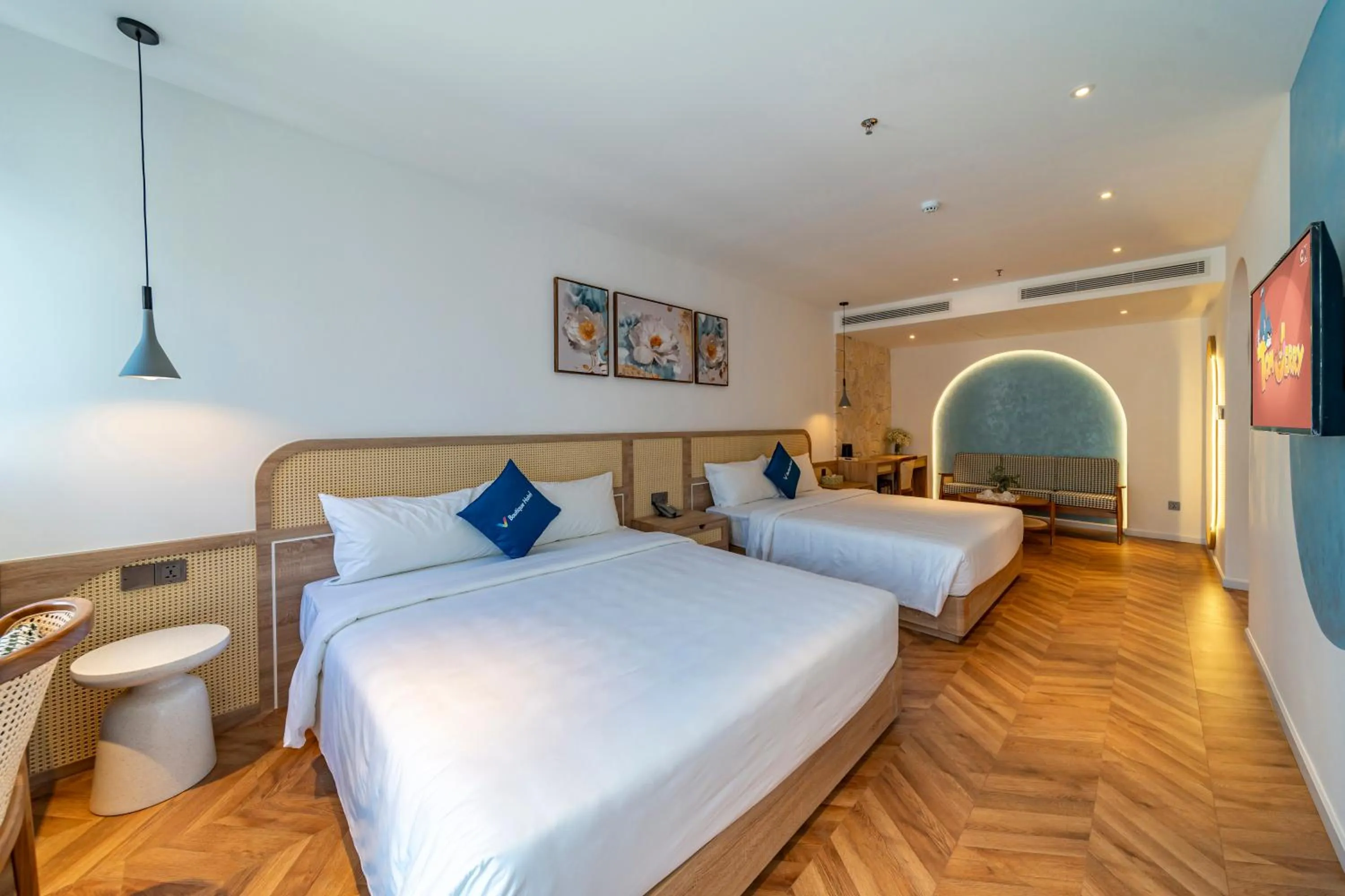 Bed in V Boutique Hotel - Complimentary refreshments