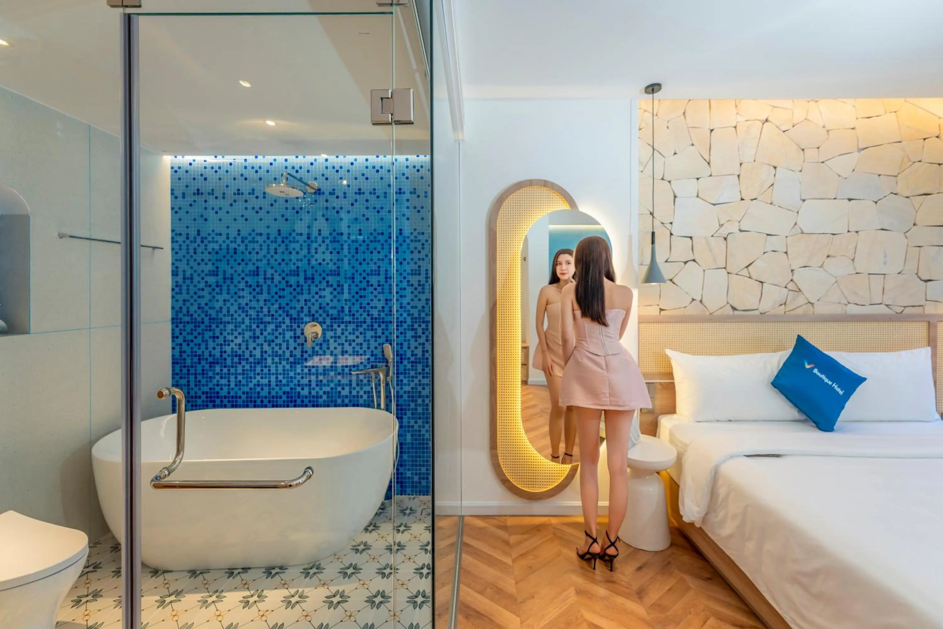 Shower, Bed in V Boutique Hotel - Complimentary refreshments