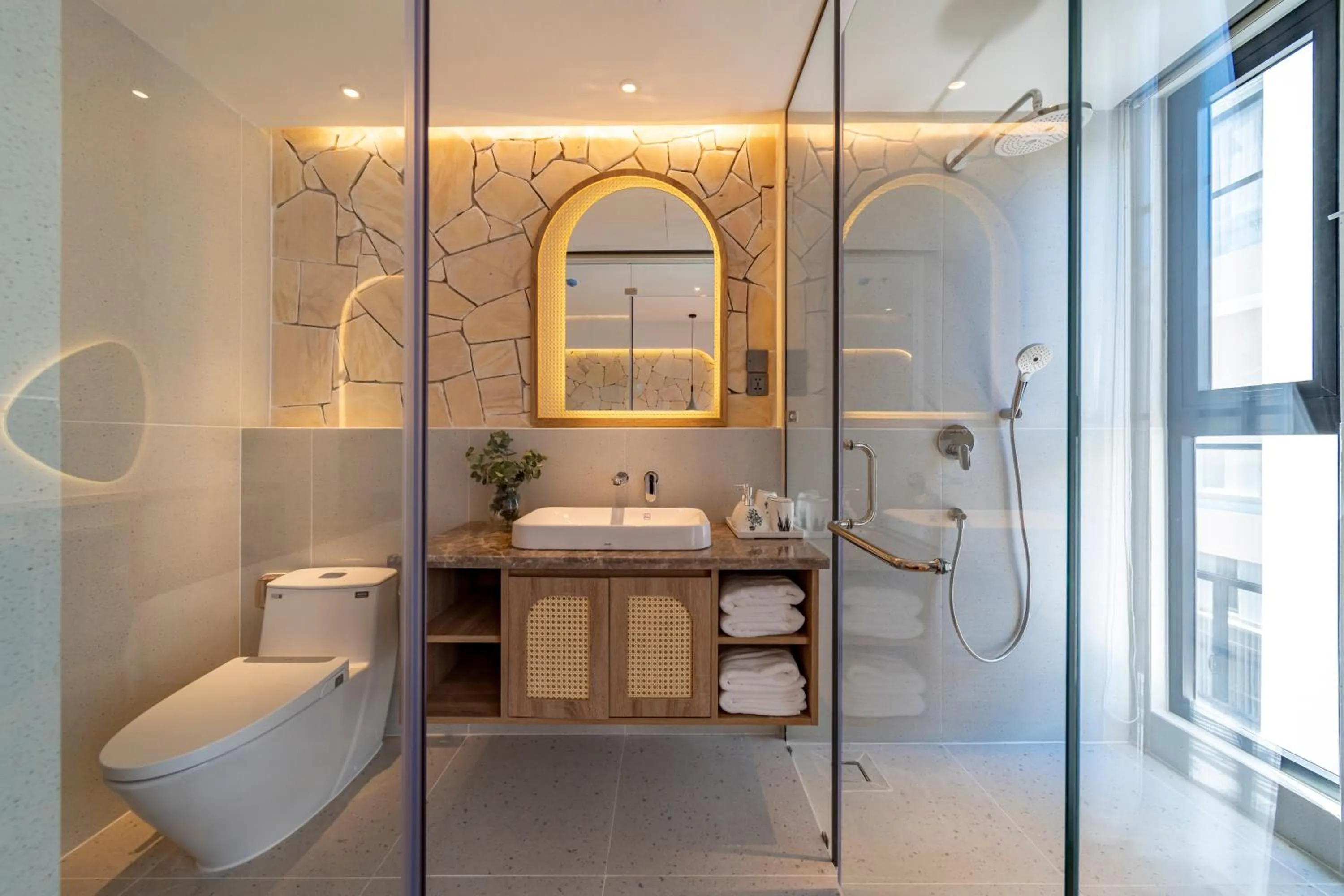 Shower in V Boutique Hotel - Complimentary refreshments