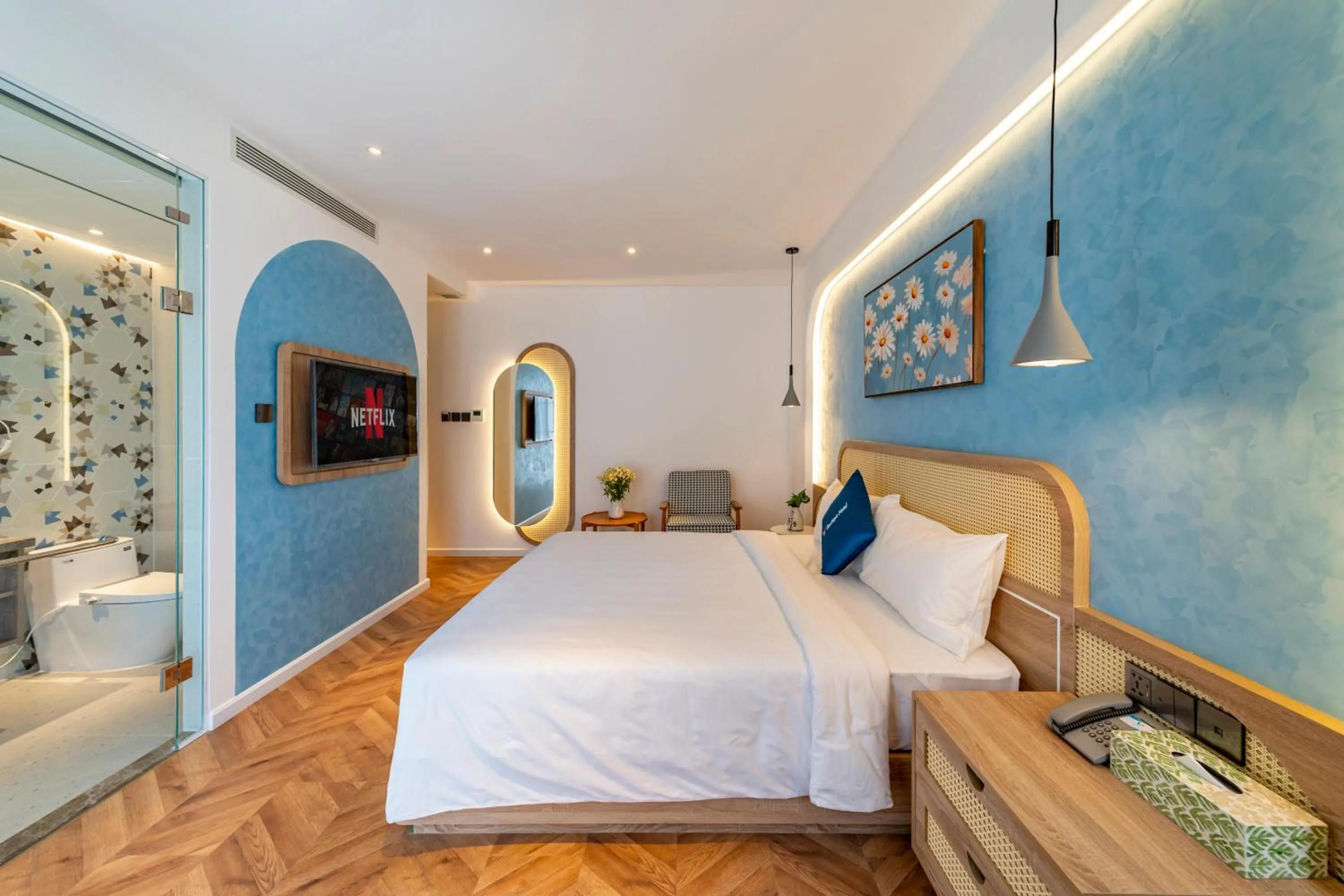 Bed in V Boutique Hotel - Complimentary refreshments