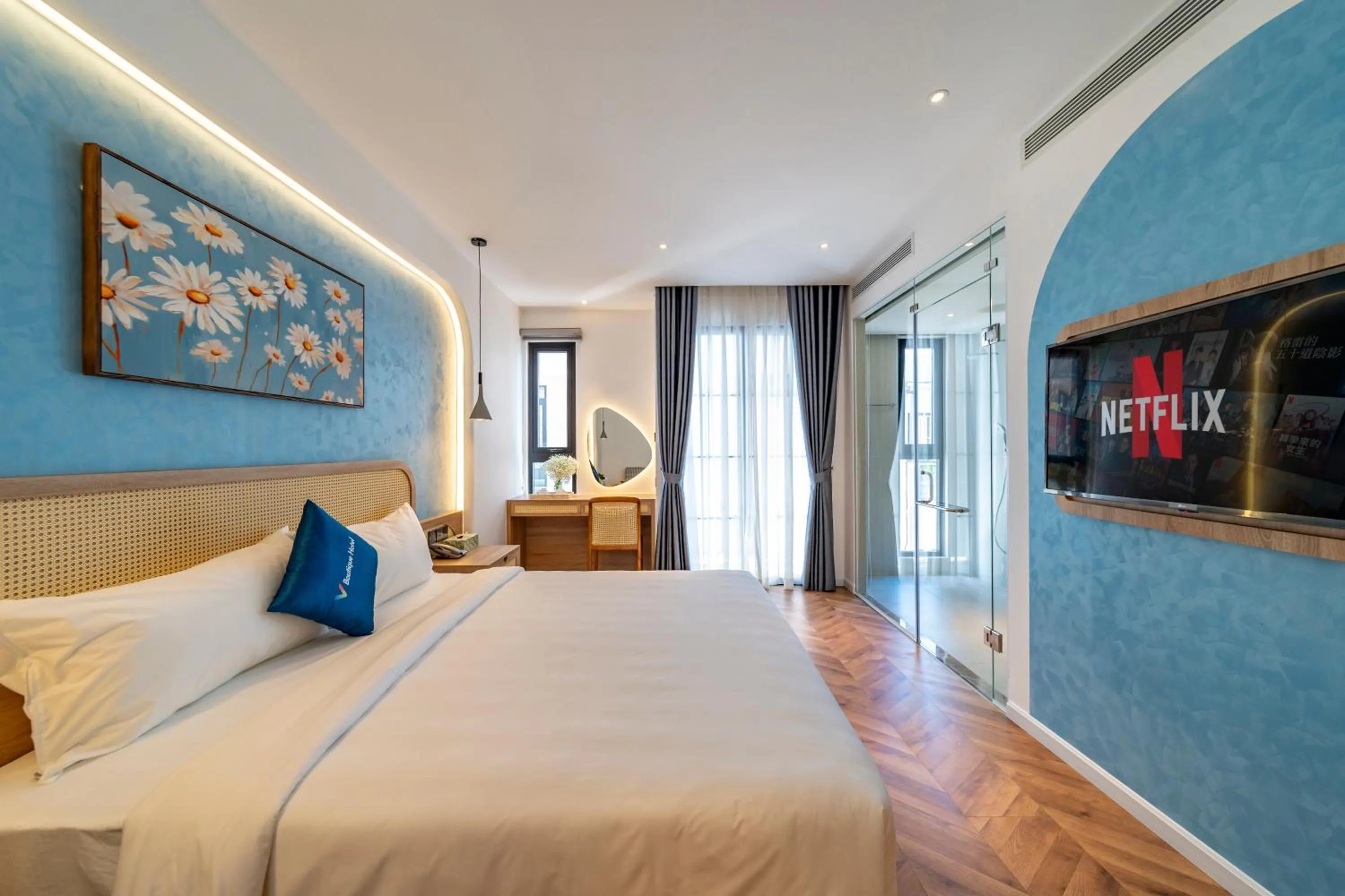 Bed in V Boutique Hotel - Complimentary refreshments