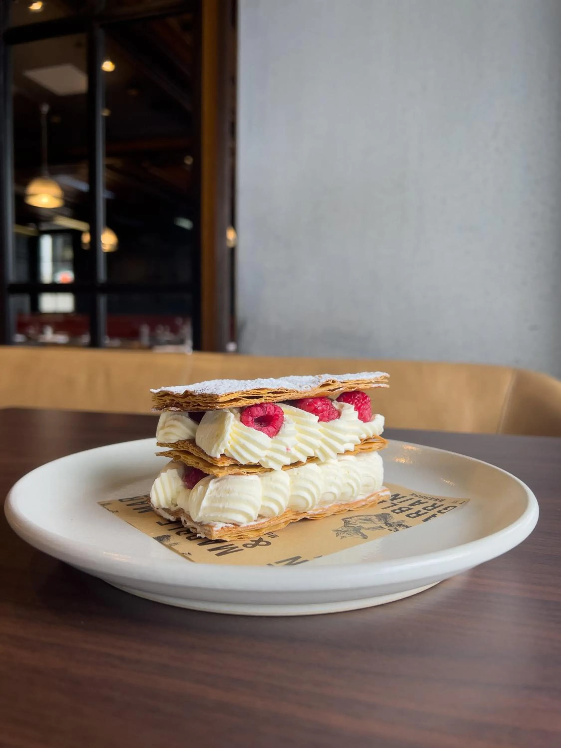 Restaurant/places to eat in Avenue Hotel Canberra