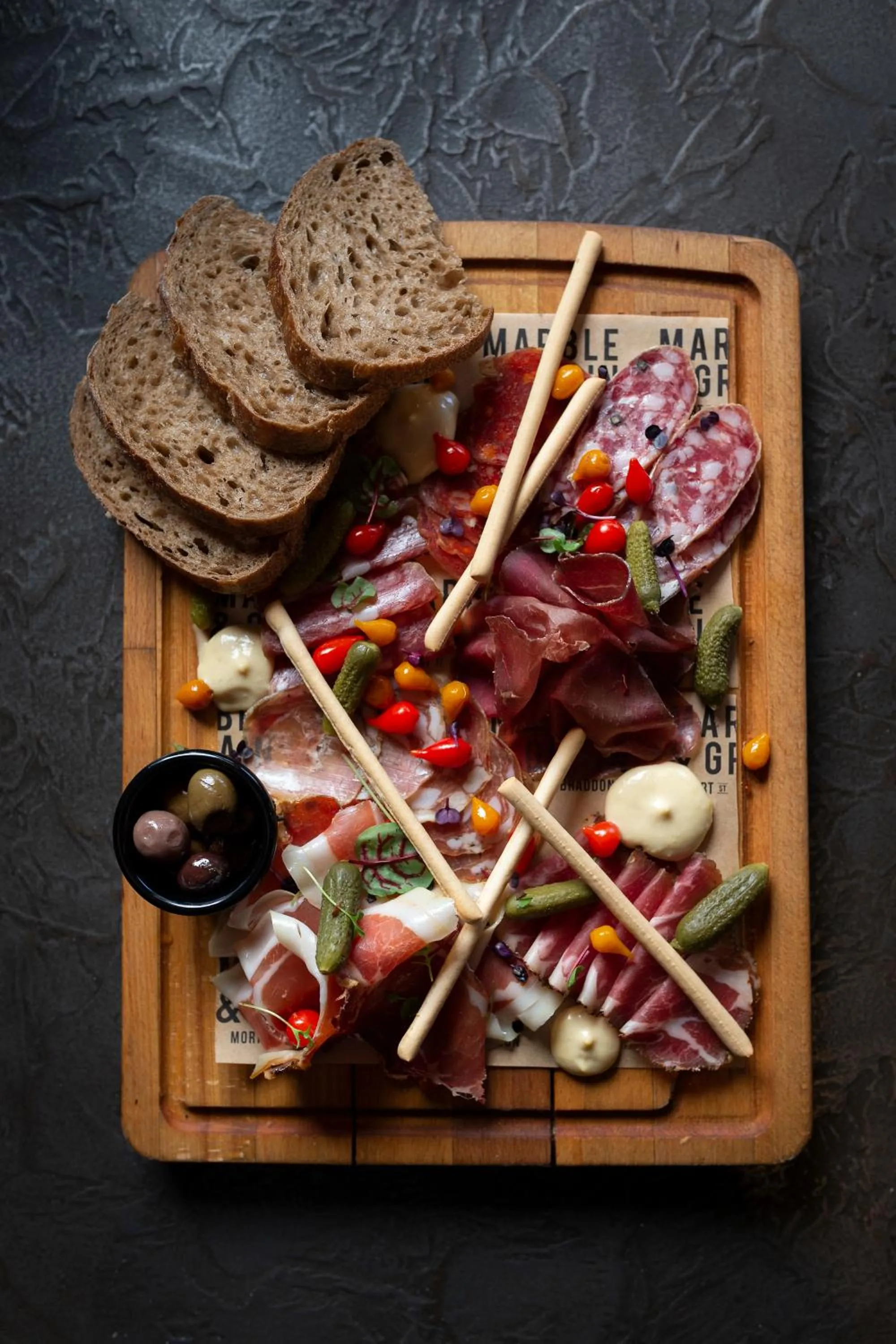 Restaurant/places to eat in Avenue Hotel Canberra