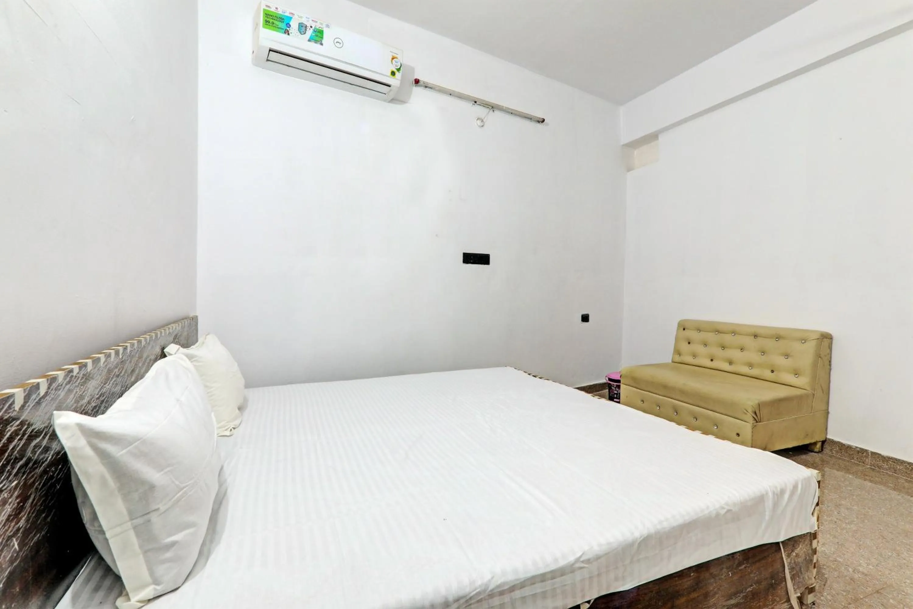 Bedroom, Bed in Hotel O Mahadevi Lawn