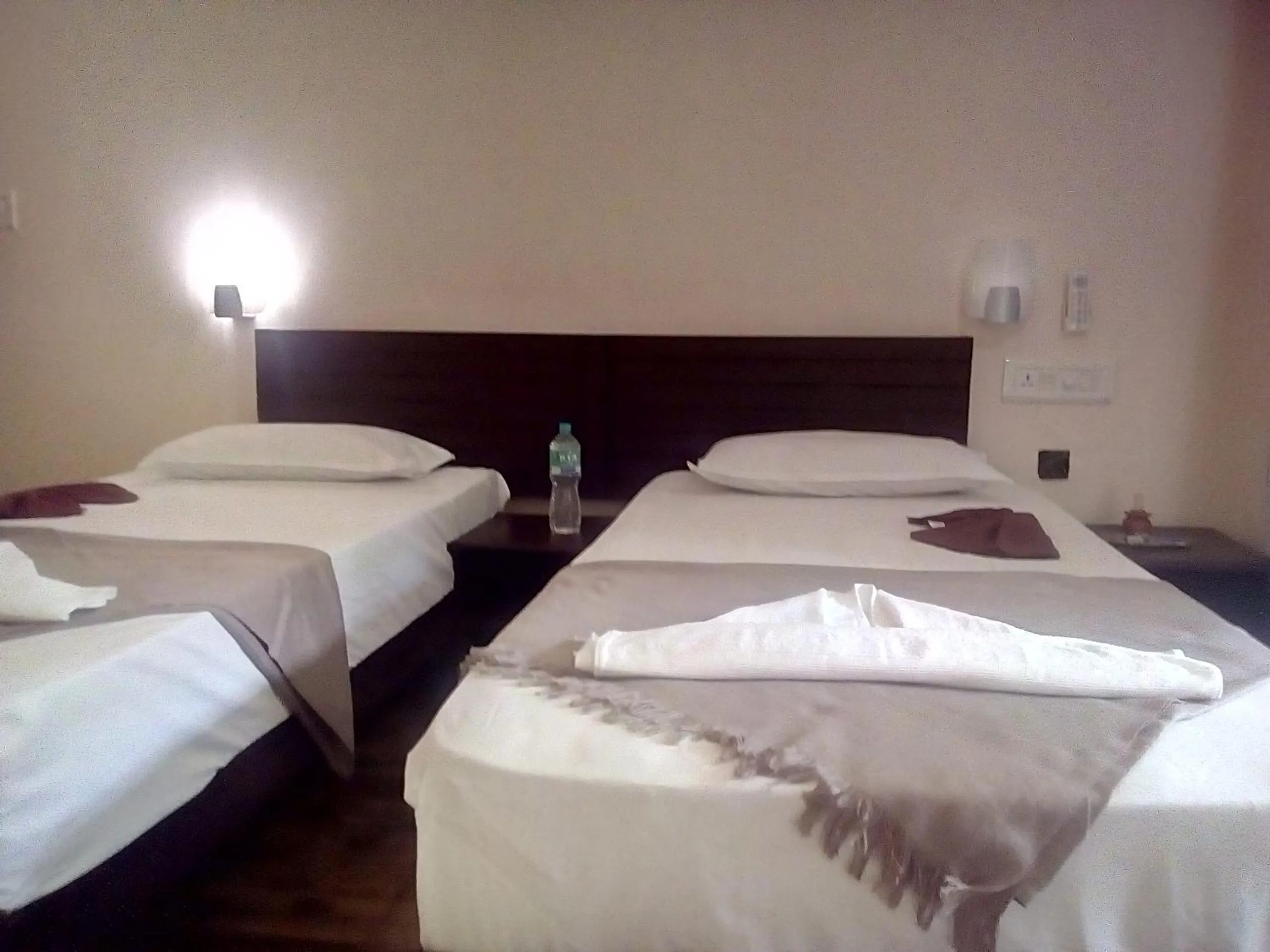 Bedroom, Bed in Elephant Pass Ayurveda & Yoga Retreat