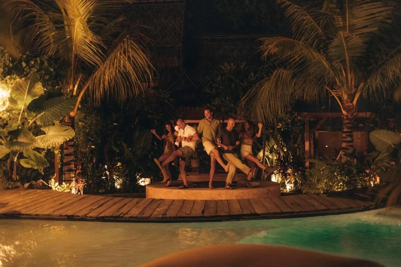 Property building in Lulu's Villas