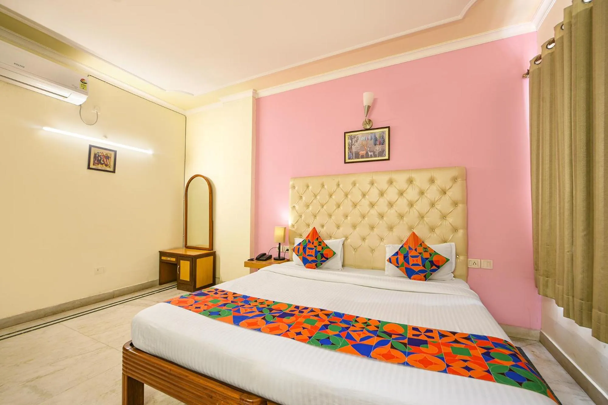 Bed in FabHotel Gracious Inn