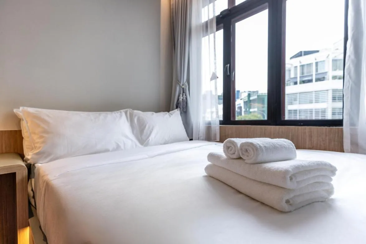 Bed in Heritage Collection on Boat Quay - South Bridge Wing - Mobile App Check-In