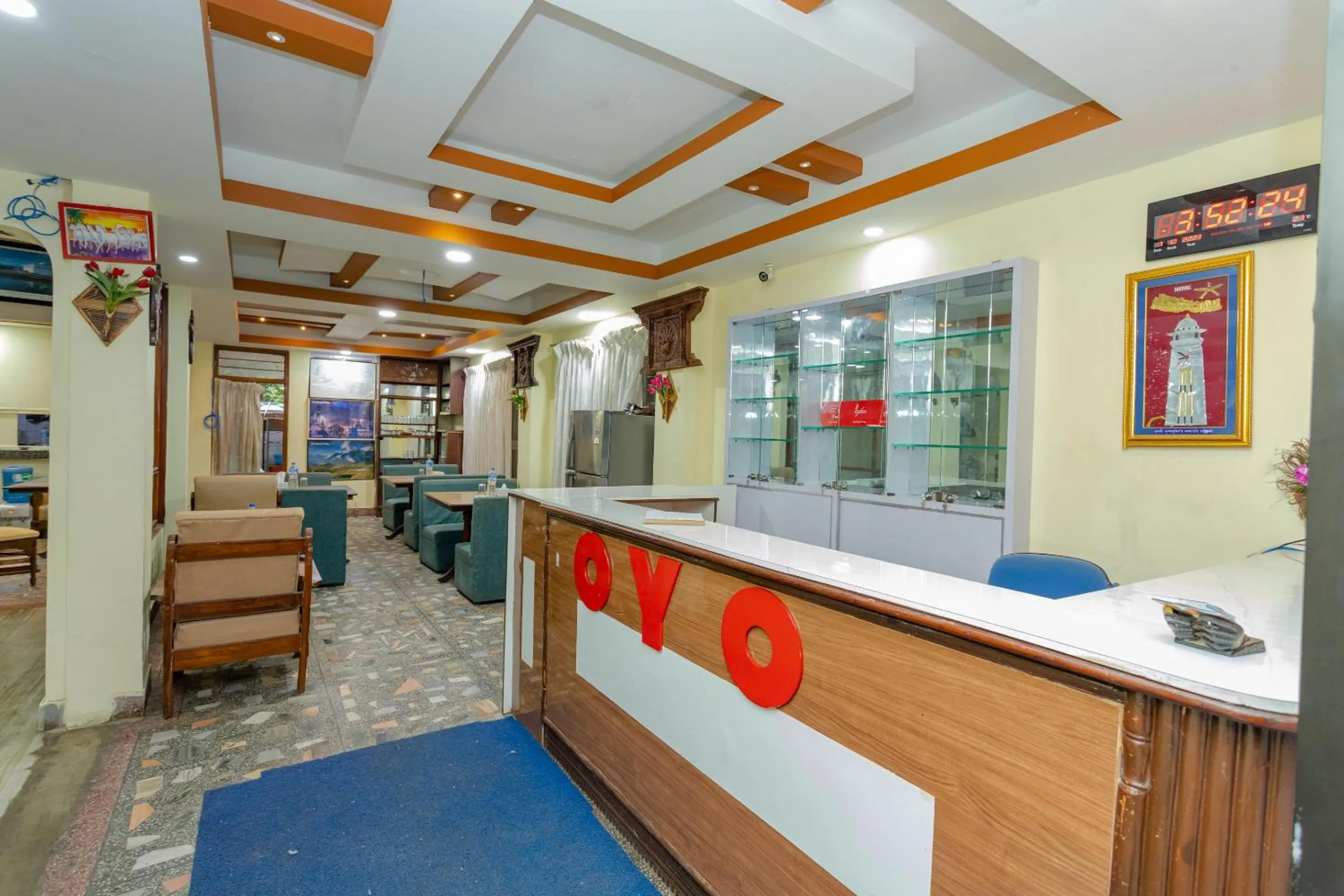 Lobby or reception in OYO 811 Hotel New Pokhara Palace