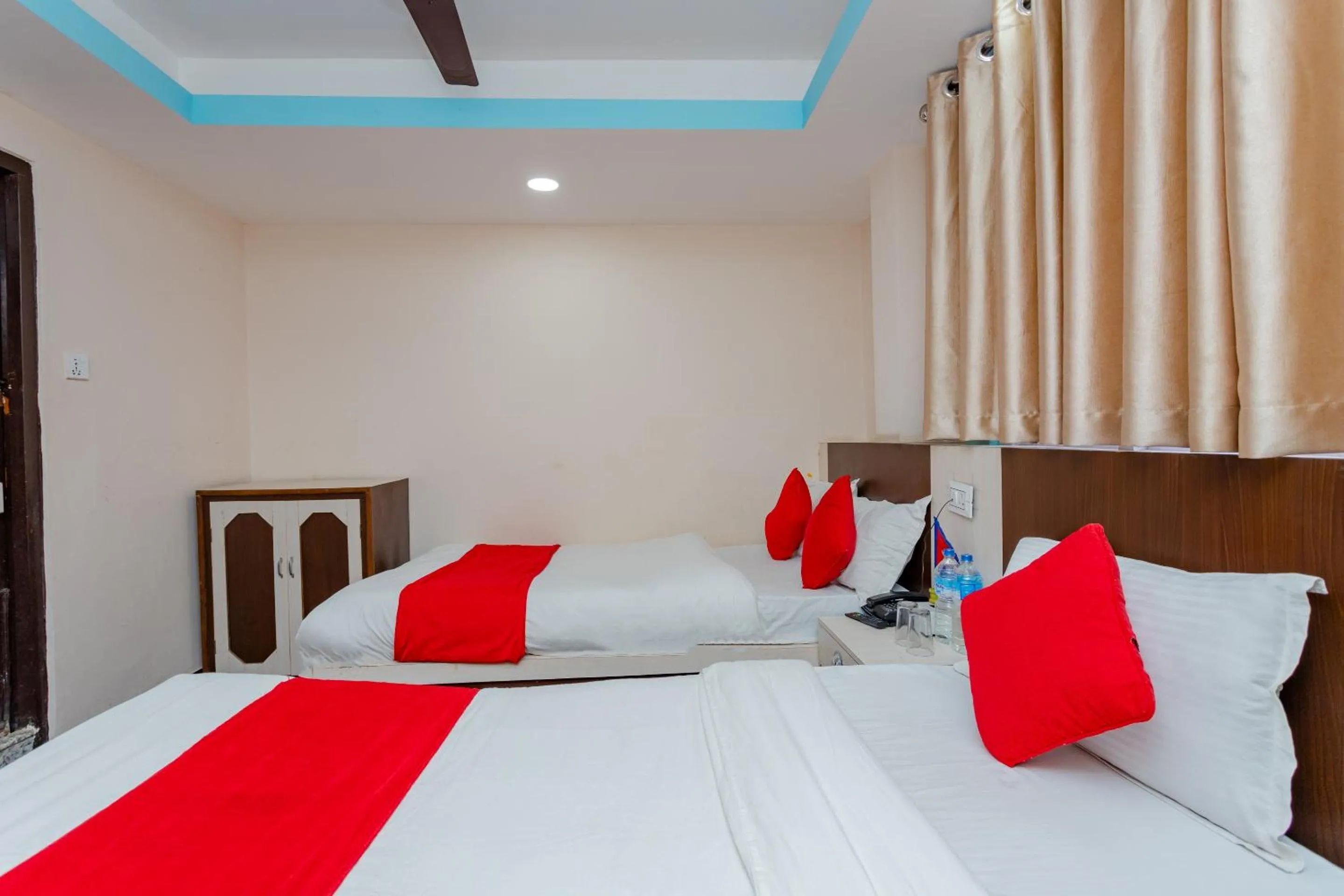 Bedroom, Bed in OYO 811 Hotel New Pokhara Palace