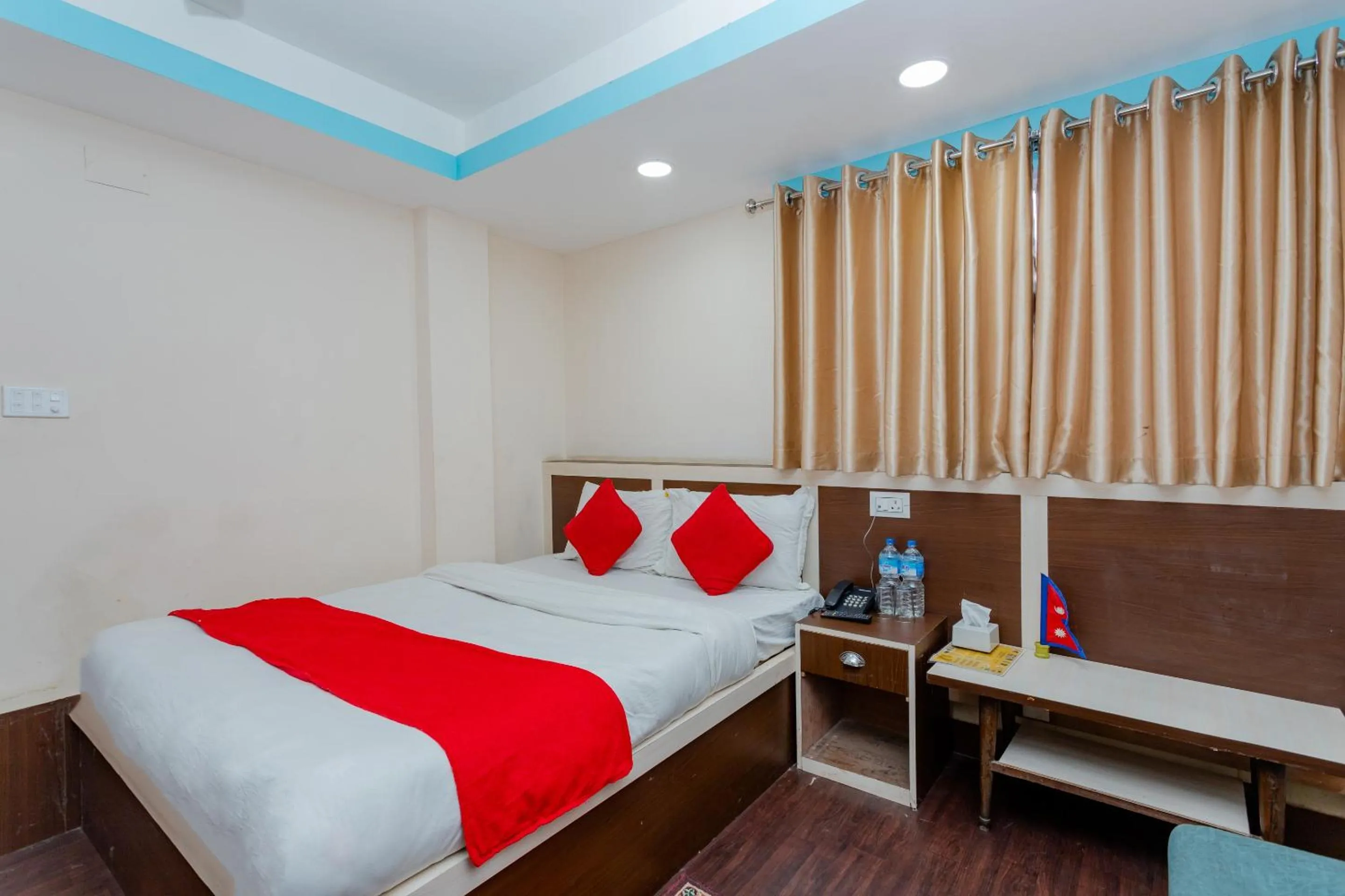 Bedroom, Bed in OYO 811 Hotel New Pokhara Palace