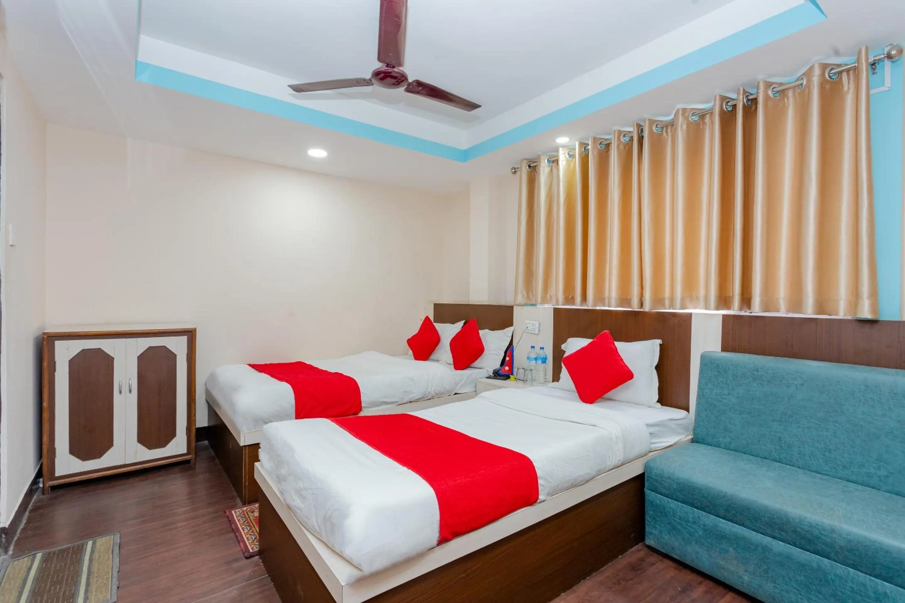 Bedroom, Bed in OYO 811 Hotel New Pokhara Palace