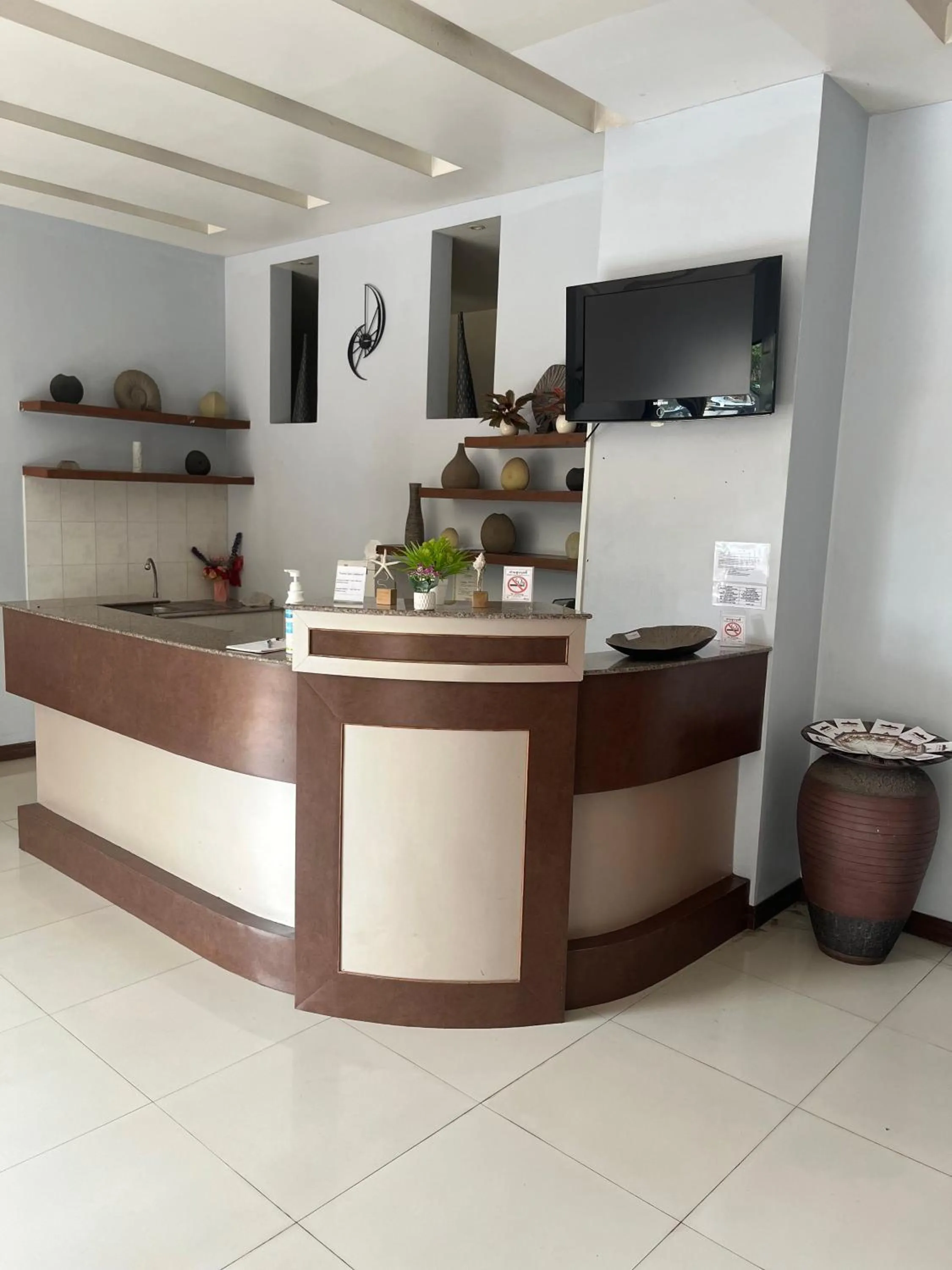 Lobby or reception in Chat Residence Hotel