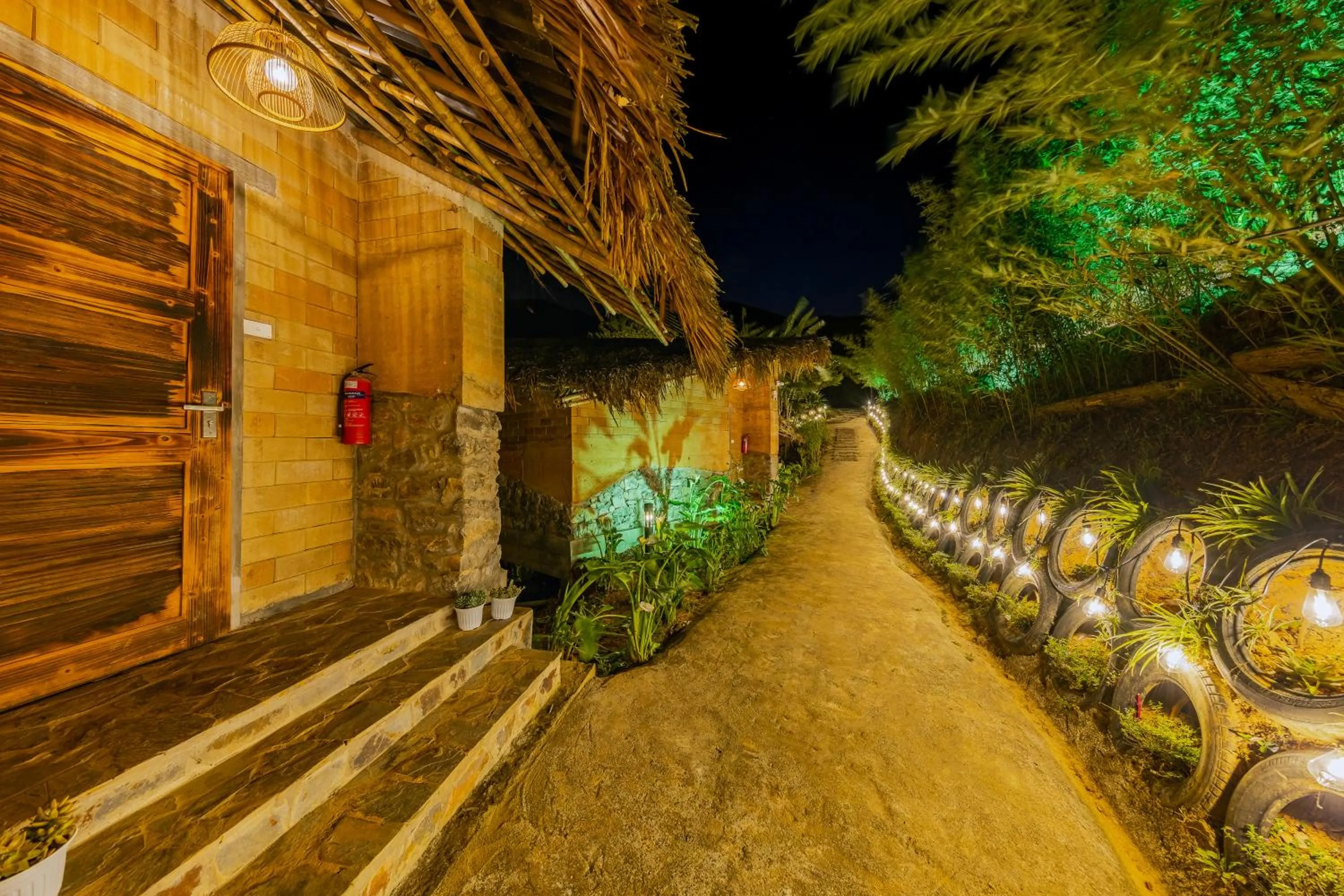 Night in Sapaxa Spring Garden Ecolodge