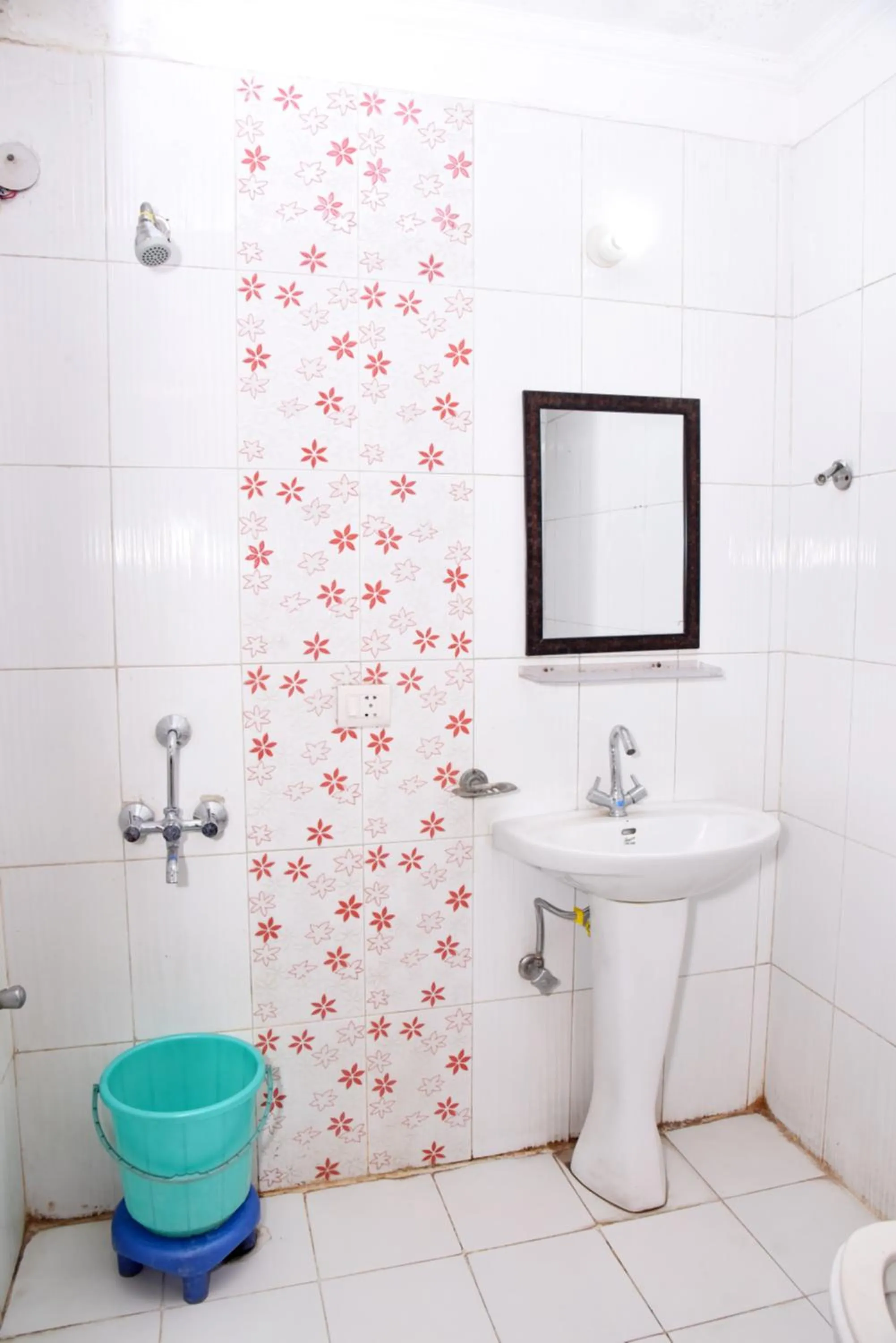 Shower in Hotel Sunshine