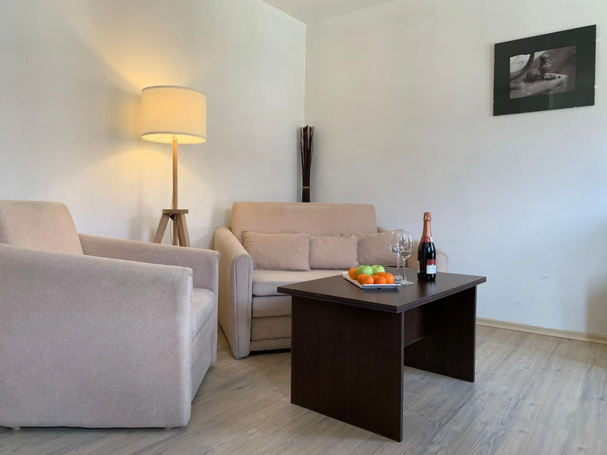Restaurant/places to eat in Banderitsa Apartment 3