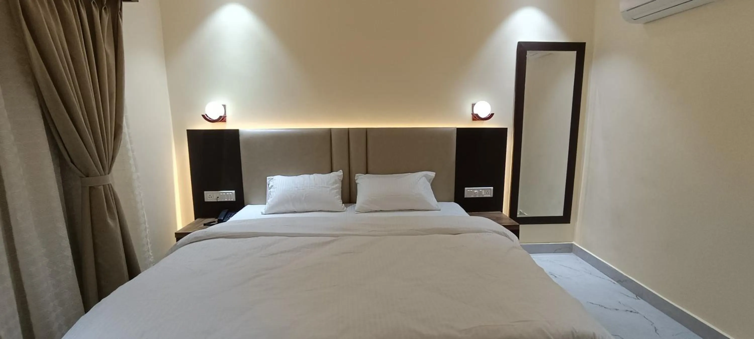 Bedroom, Bed in The Banaras Hotel