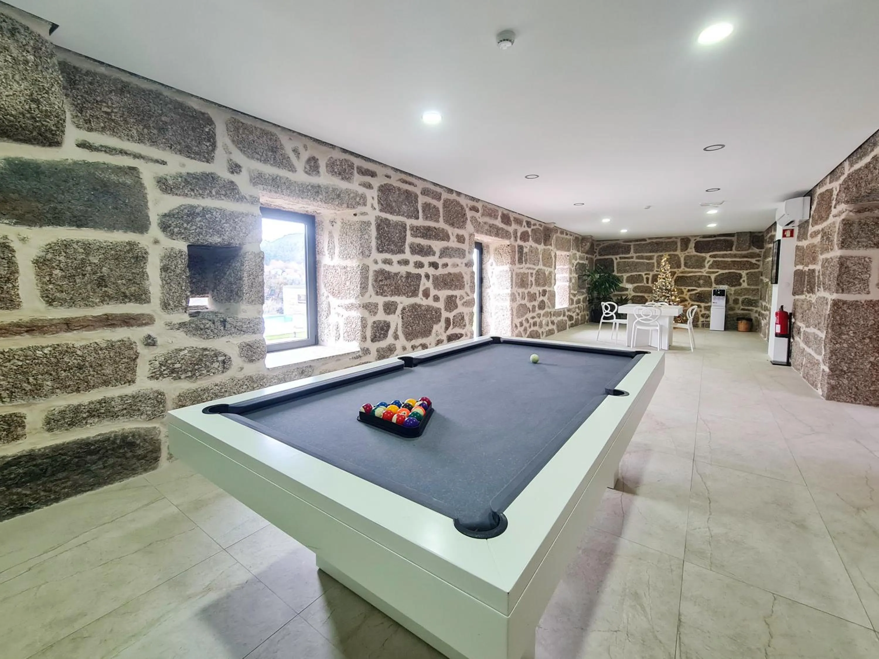 Billiard in Casa d'Henrique Retreat Pool and Spa