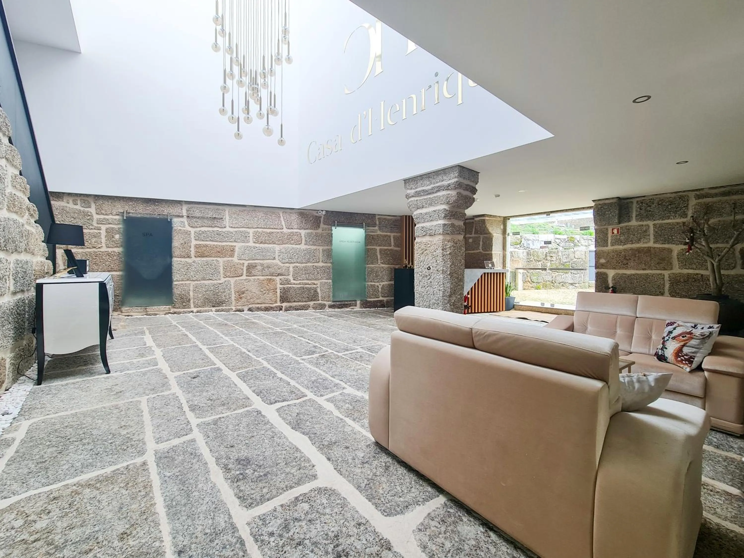 Patio in Casa d'Henrique Retreat Pool and Spa