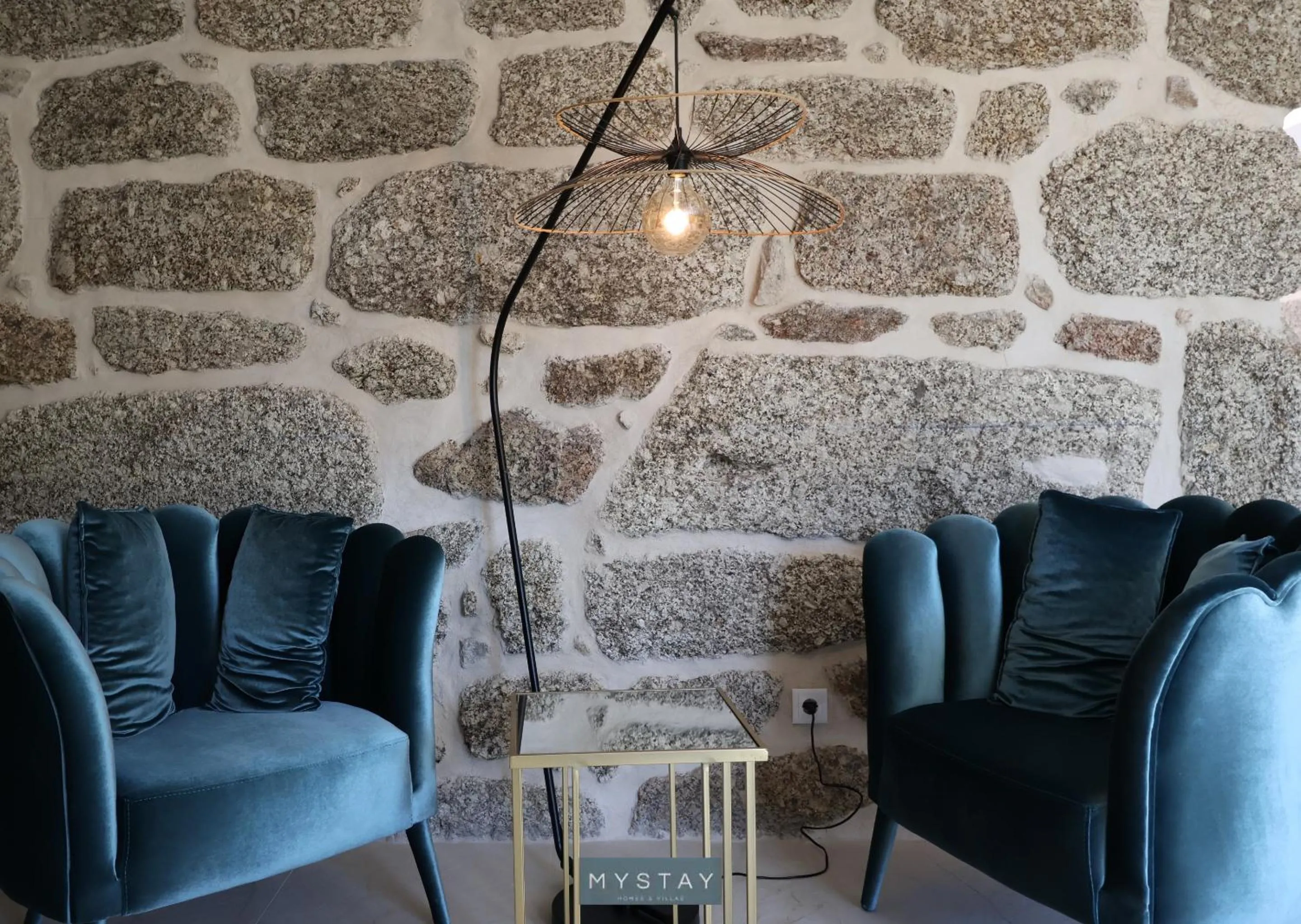 Communal lounge/ TV room in MyStay - Casa d'Henrique