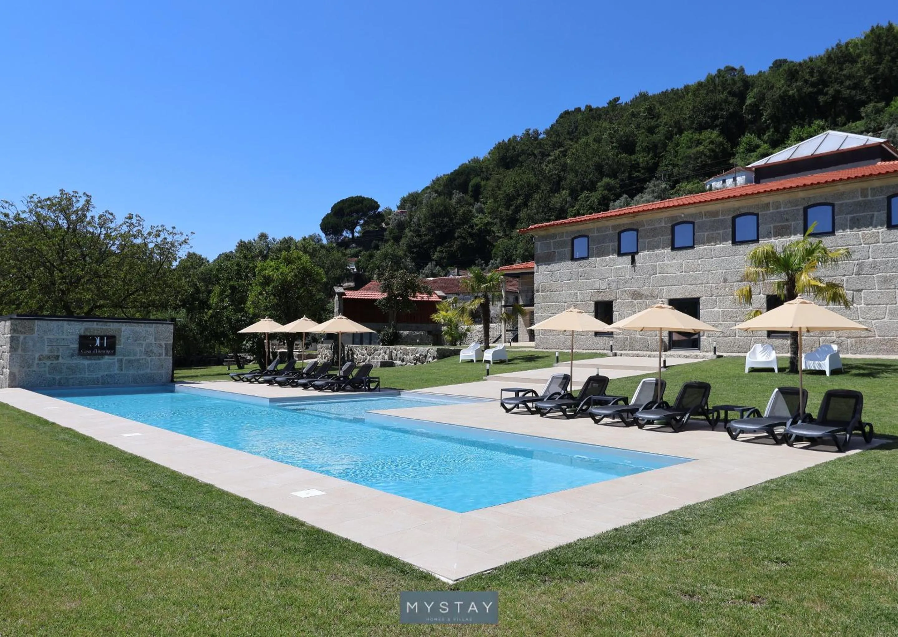 Swimming pool in MyStay - Casa d'Henrique