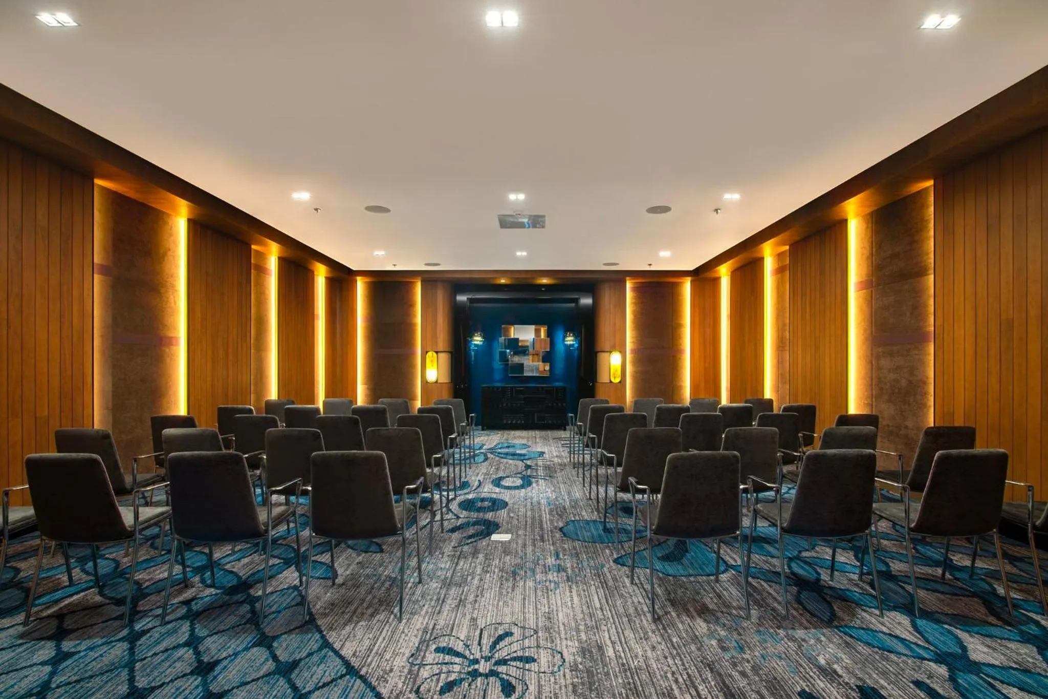 Meeting/conference room in Hotel Indigo Bandung Dago Pakar by IHG