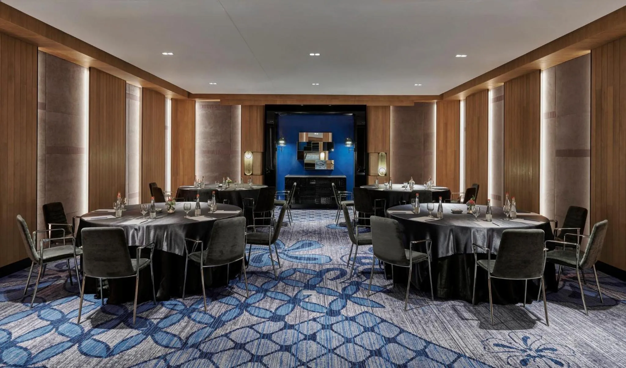 Meeting/conference room in Hotel Indigo Bandung Dago Pakar by IHG