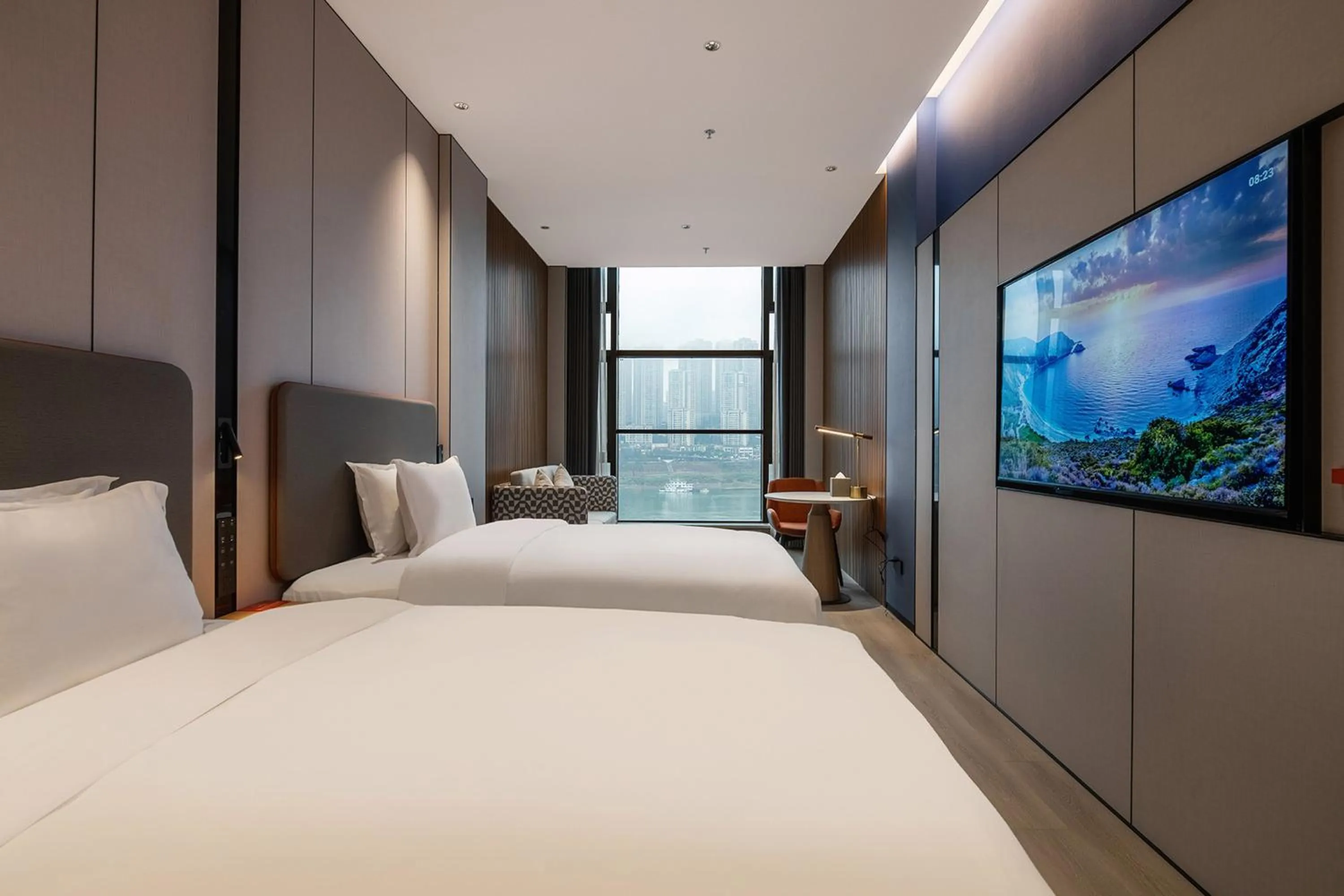 Photo of the whole room, Bed in Holiday Inn Express Chongqing Nanbin Road by IHG