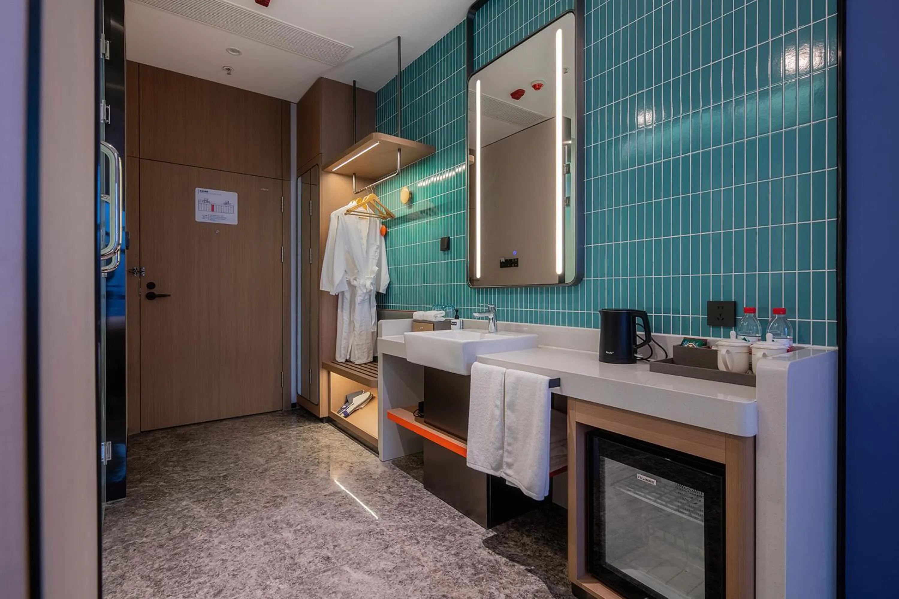 Photo of the whole room in Holiday Inn Express Chongqing Nanbin Road by IHG