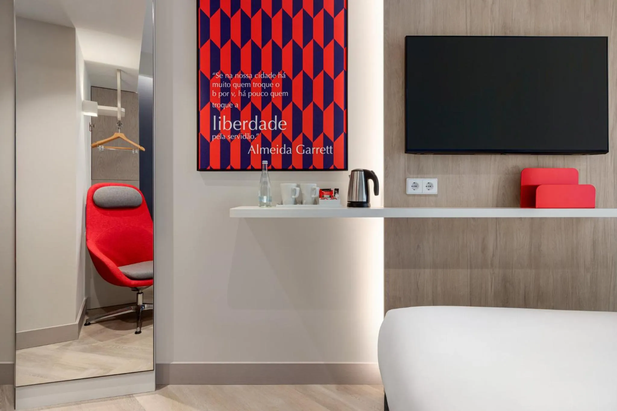 Photo of the whole room in Holiday Inn Express Porto - Boavista by IHG