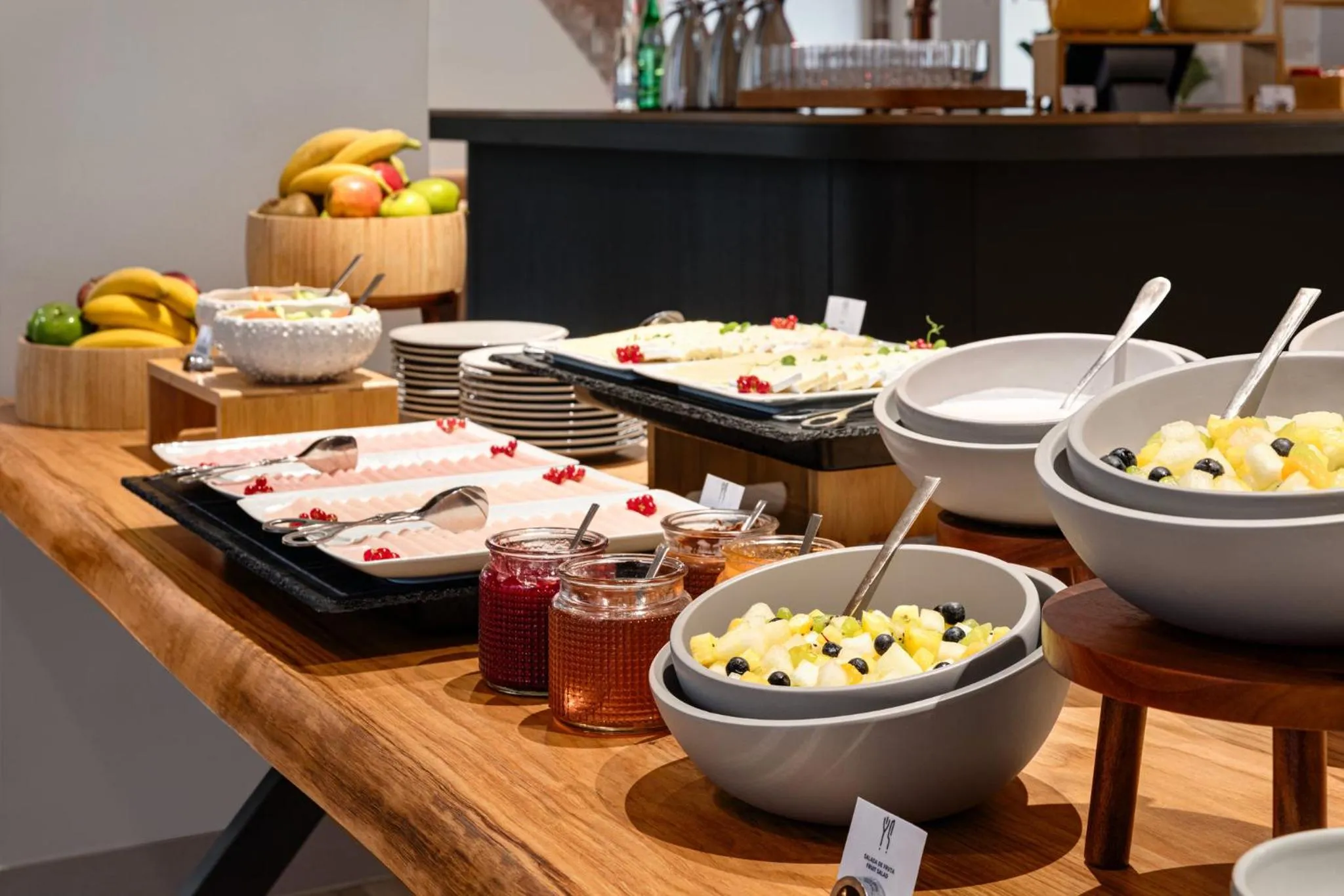 Restaurant/places to eat in Holiday Inn Express Porto - Boavista by IHG