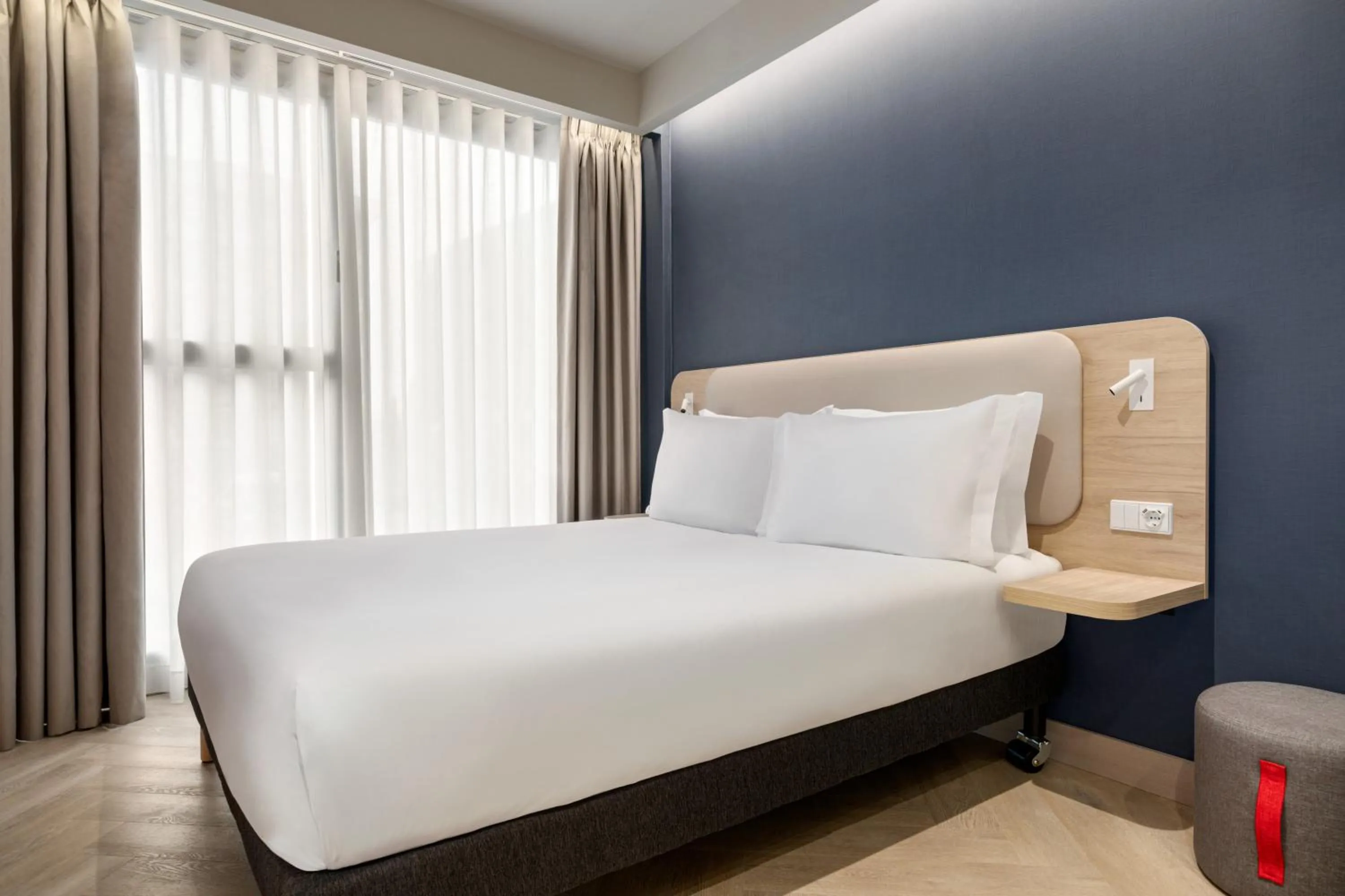 Bed in Holiday Inn Express Porto - Boavista by IHG