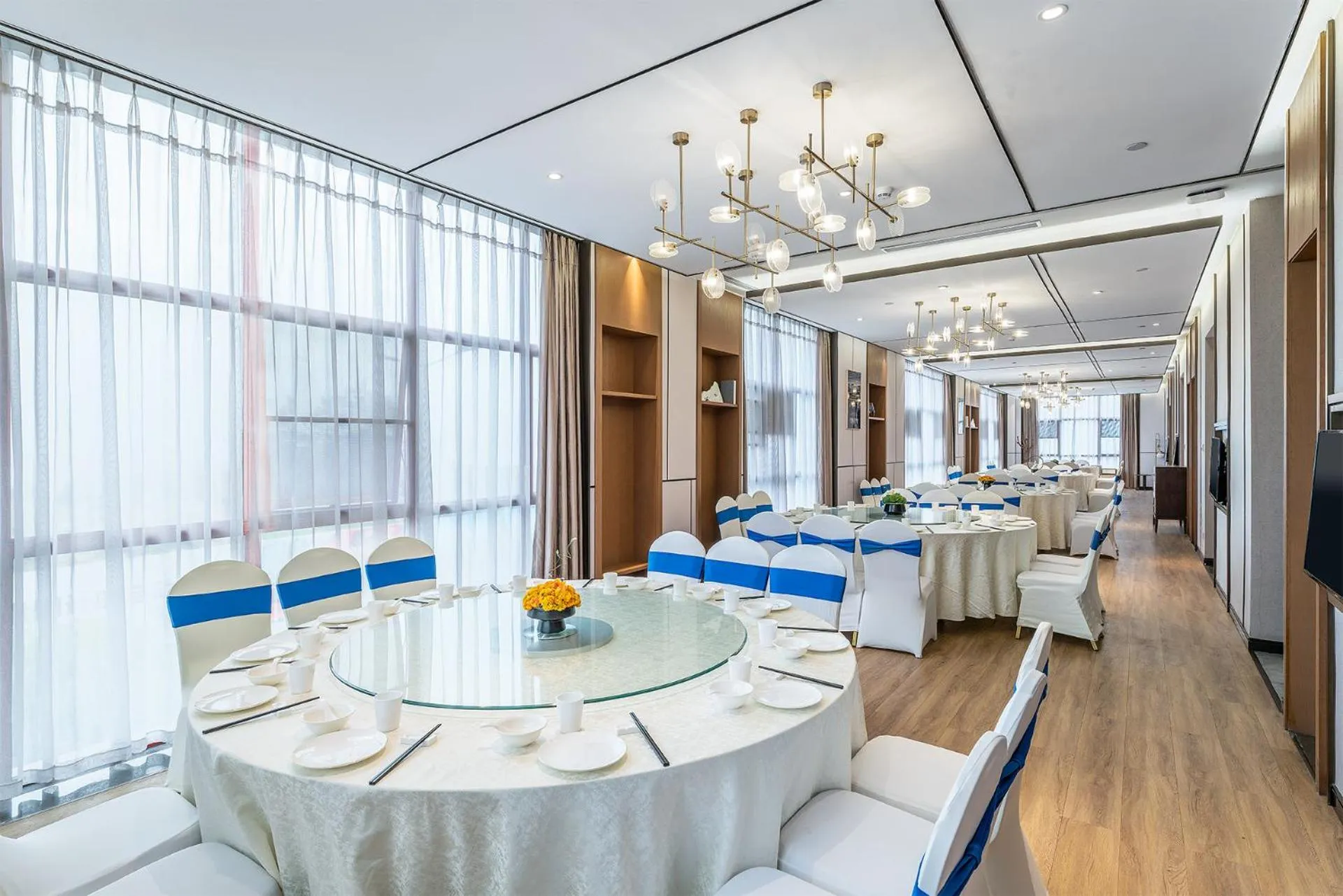 Restaurant/places to eat in Holiday Inn Express Pingchang by IHG