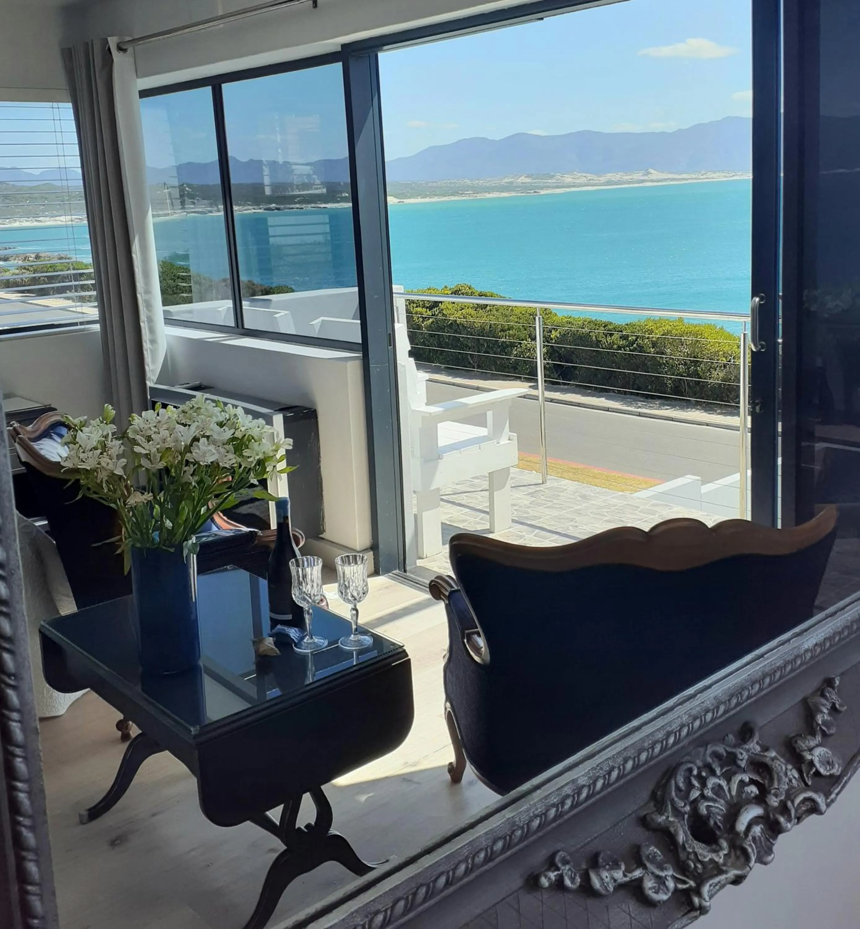 Decorative detail in 65onCliff