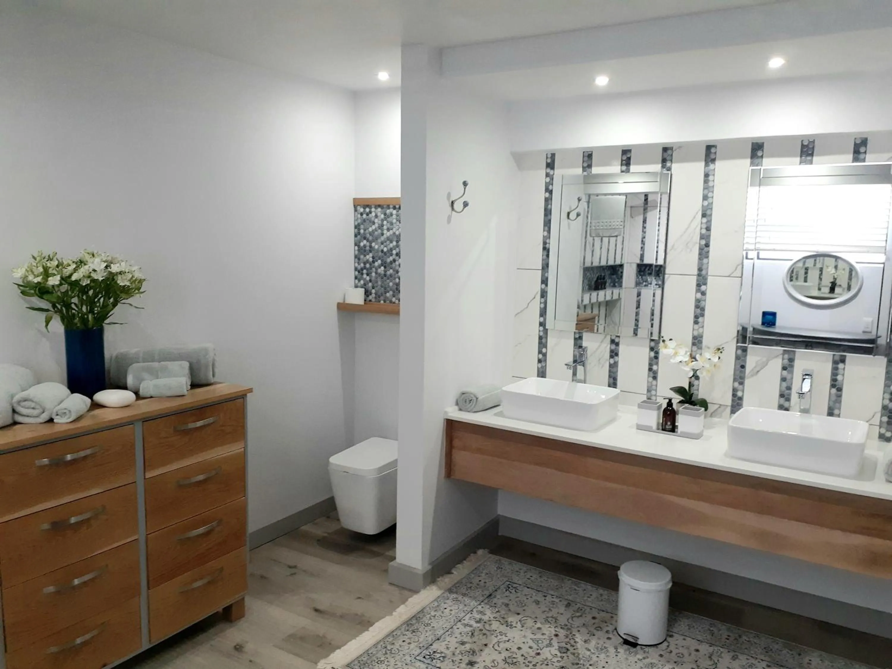 Bathroom in 65onCliff