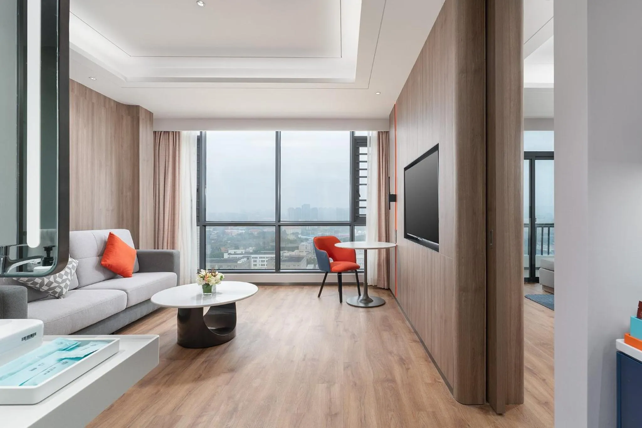 Photo of the whole room in Holiday Inn Express Xiamen Jimei New Town by IHG