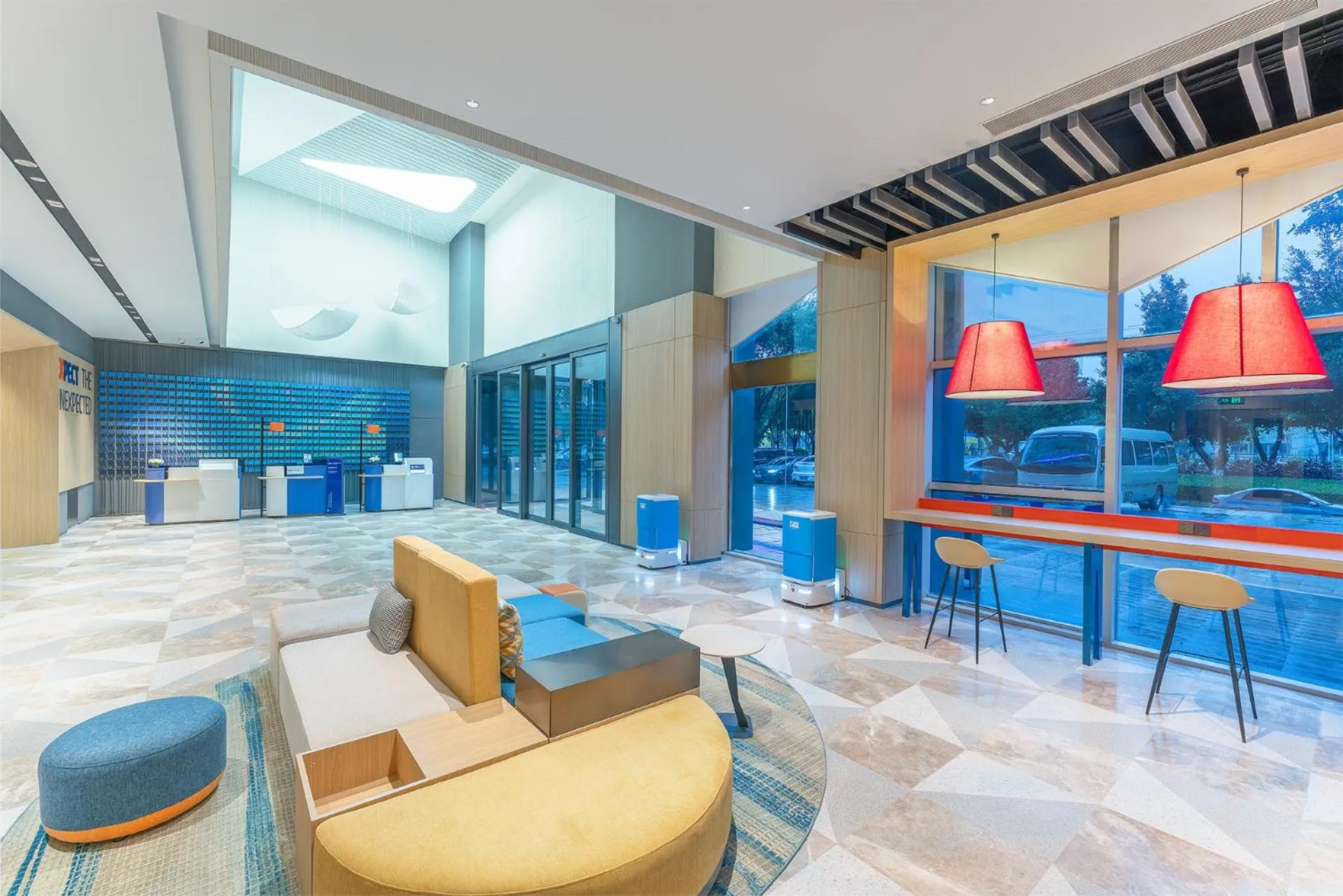 Lobby or reception in Holiday Inn Express Xiamen Jimei New Town by IHG