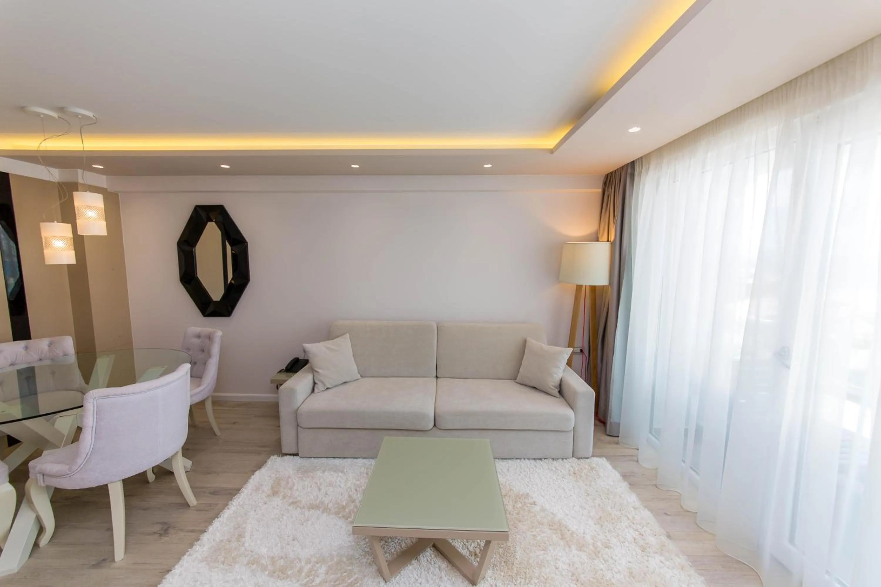 Living room in Demi Hotel